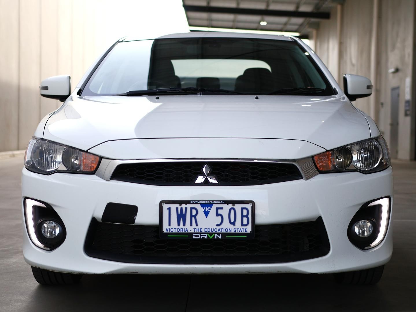 Mitsubishi Lancer image 2