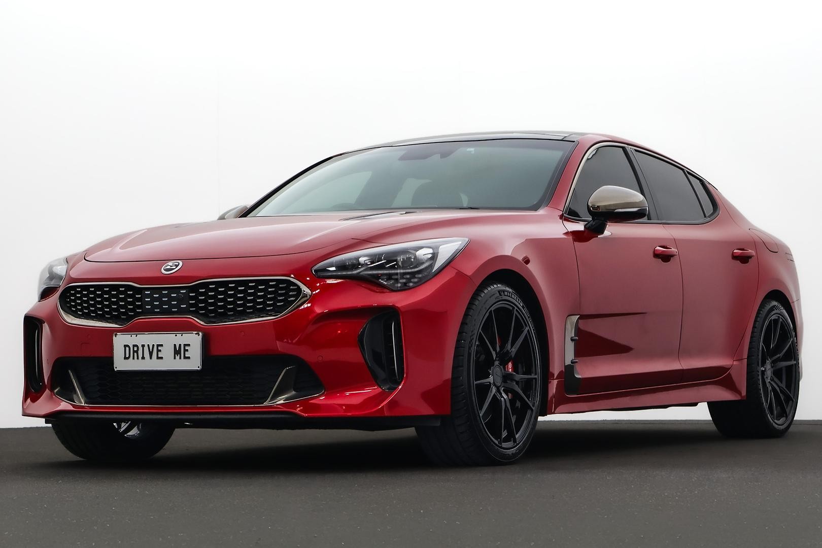 Kia Stinger image 1