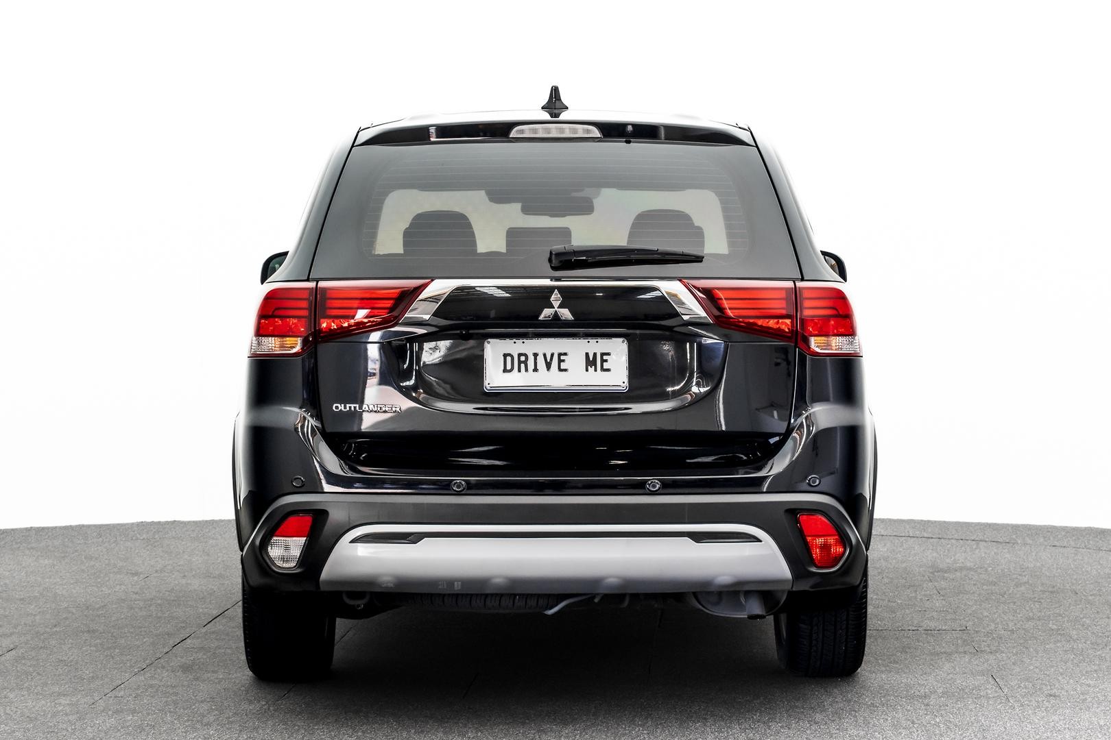 Mitsubishi Outlander image 3