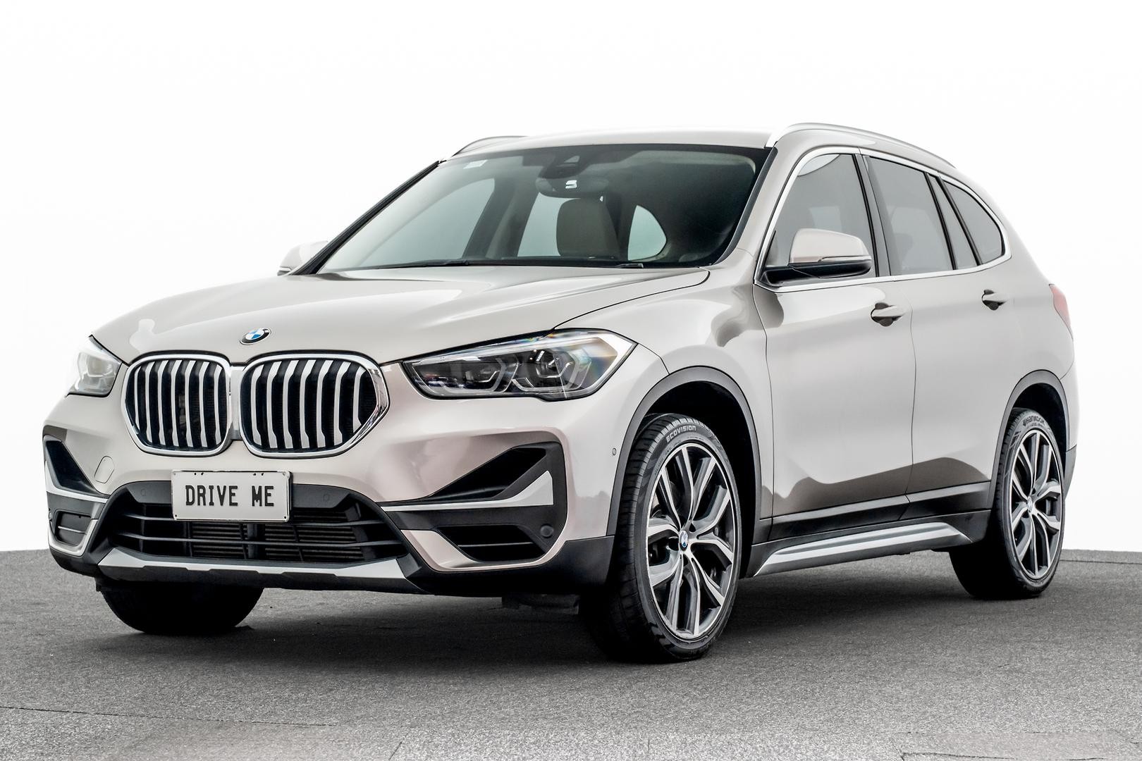 BMW X1 image 1