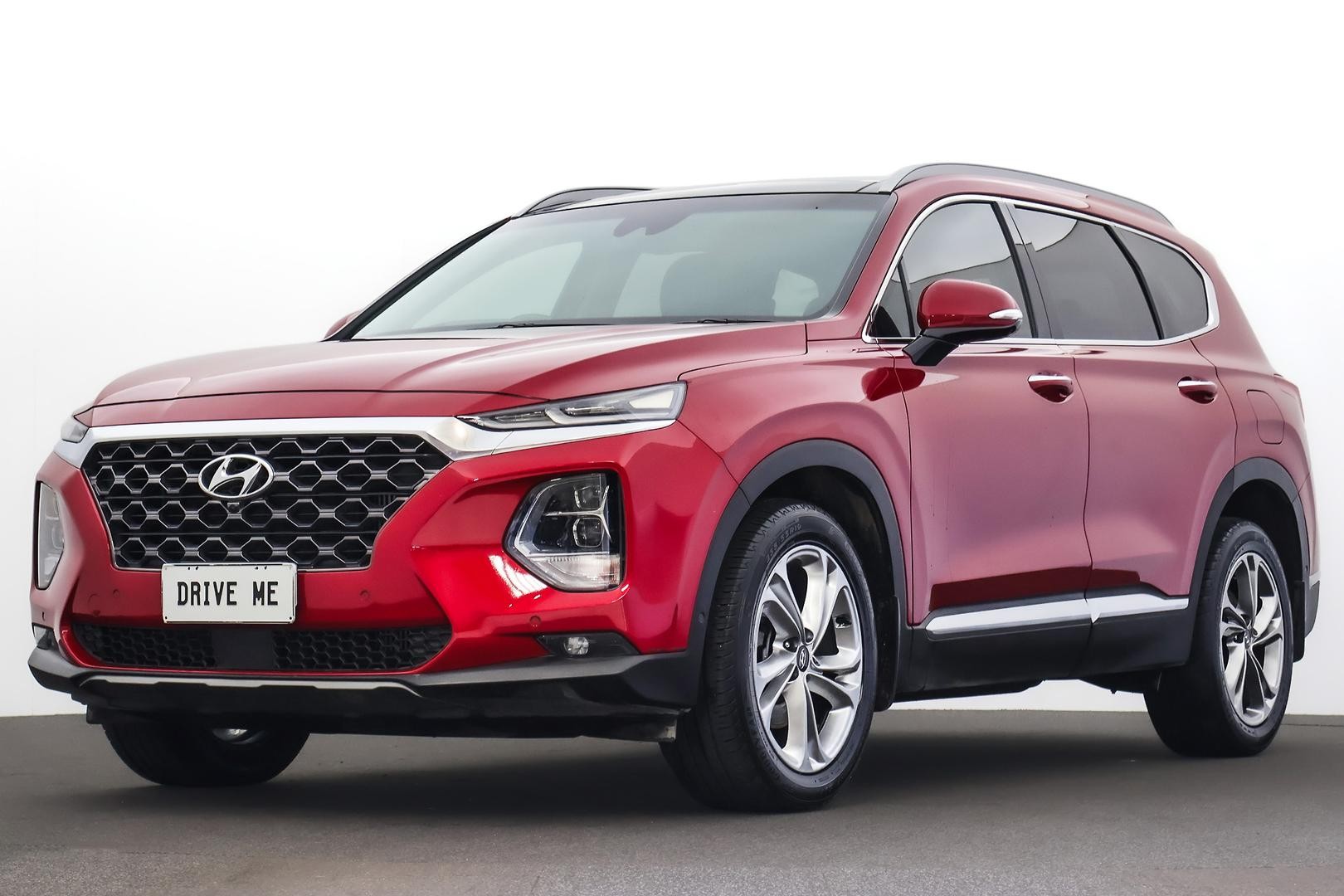 Hyundai Santa Fe image 1