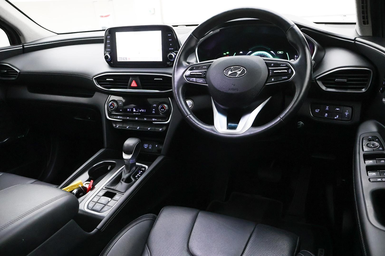 Hyundai Santa Fe image 4