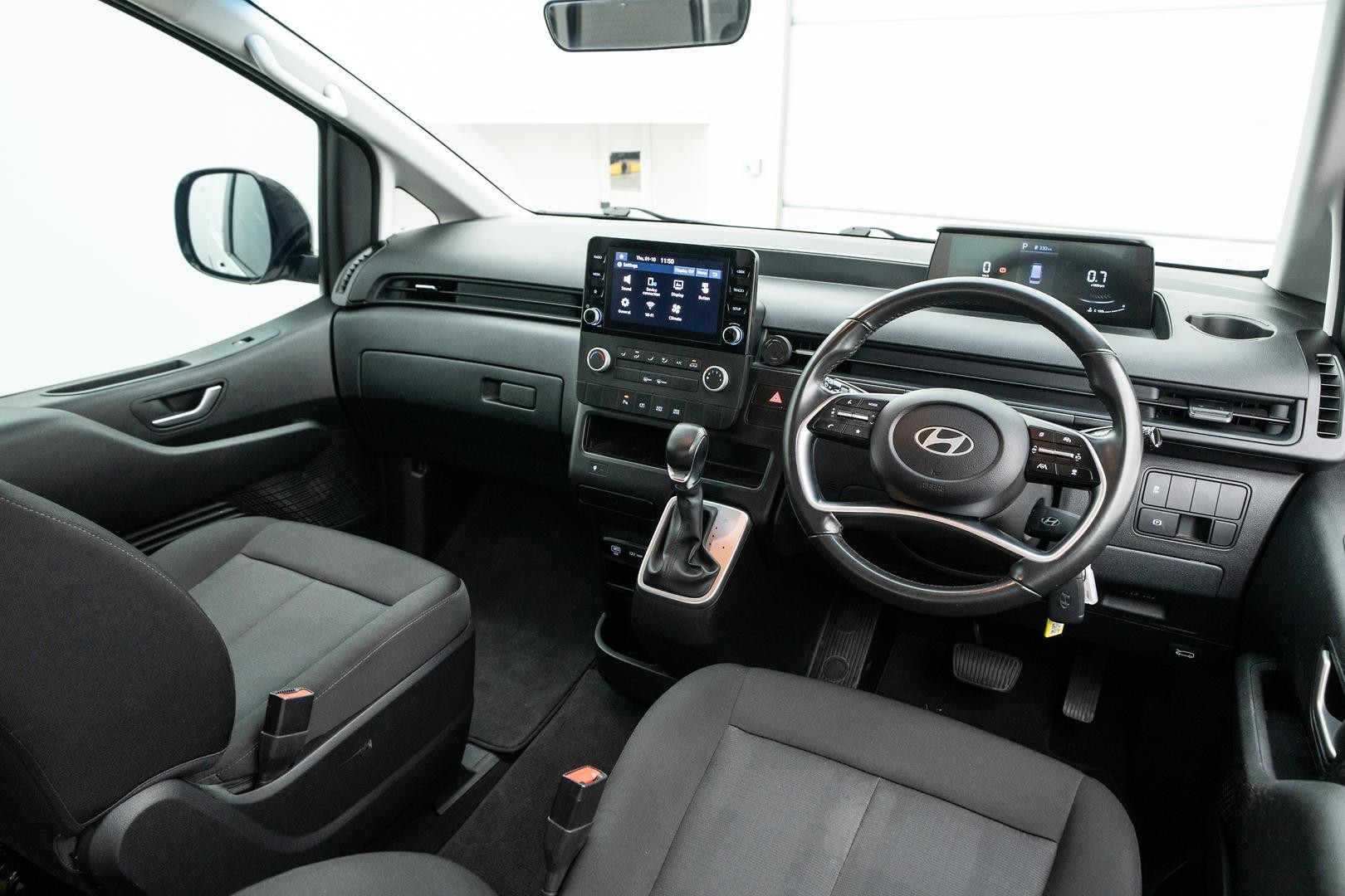 Hyundai Staria Load image 4
