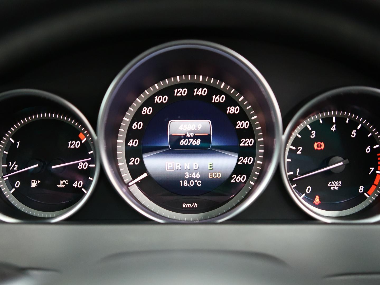 Mercedes Benz C-class image 4