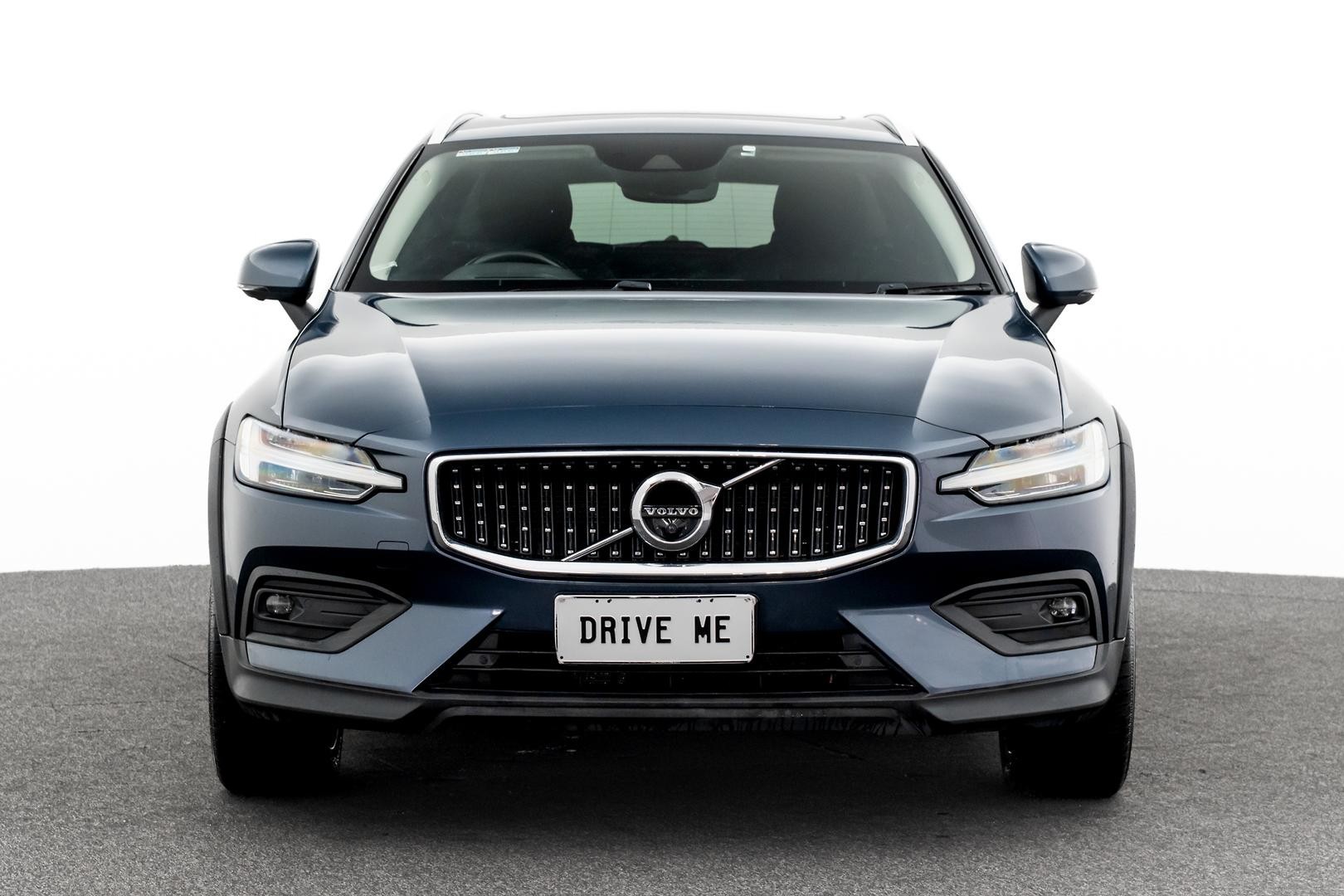 Volvo V60 Cross Country image 2