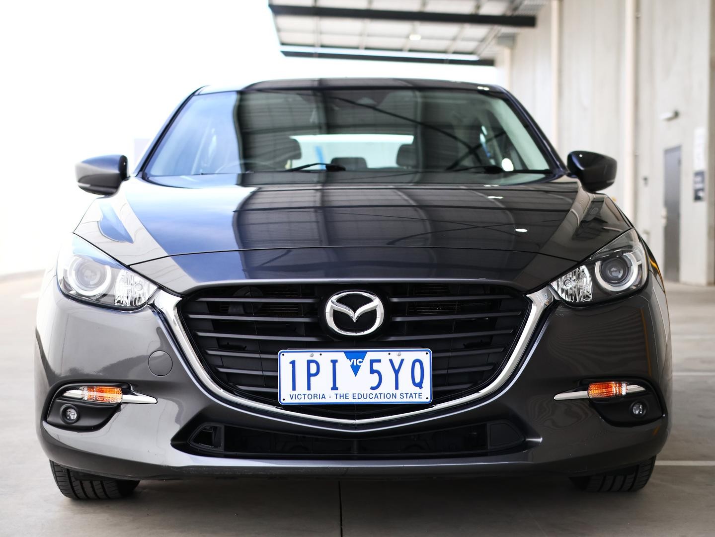 Mazda 3 image 2