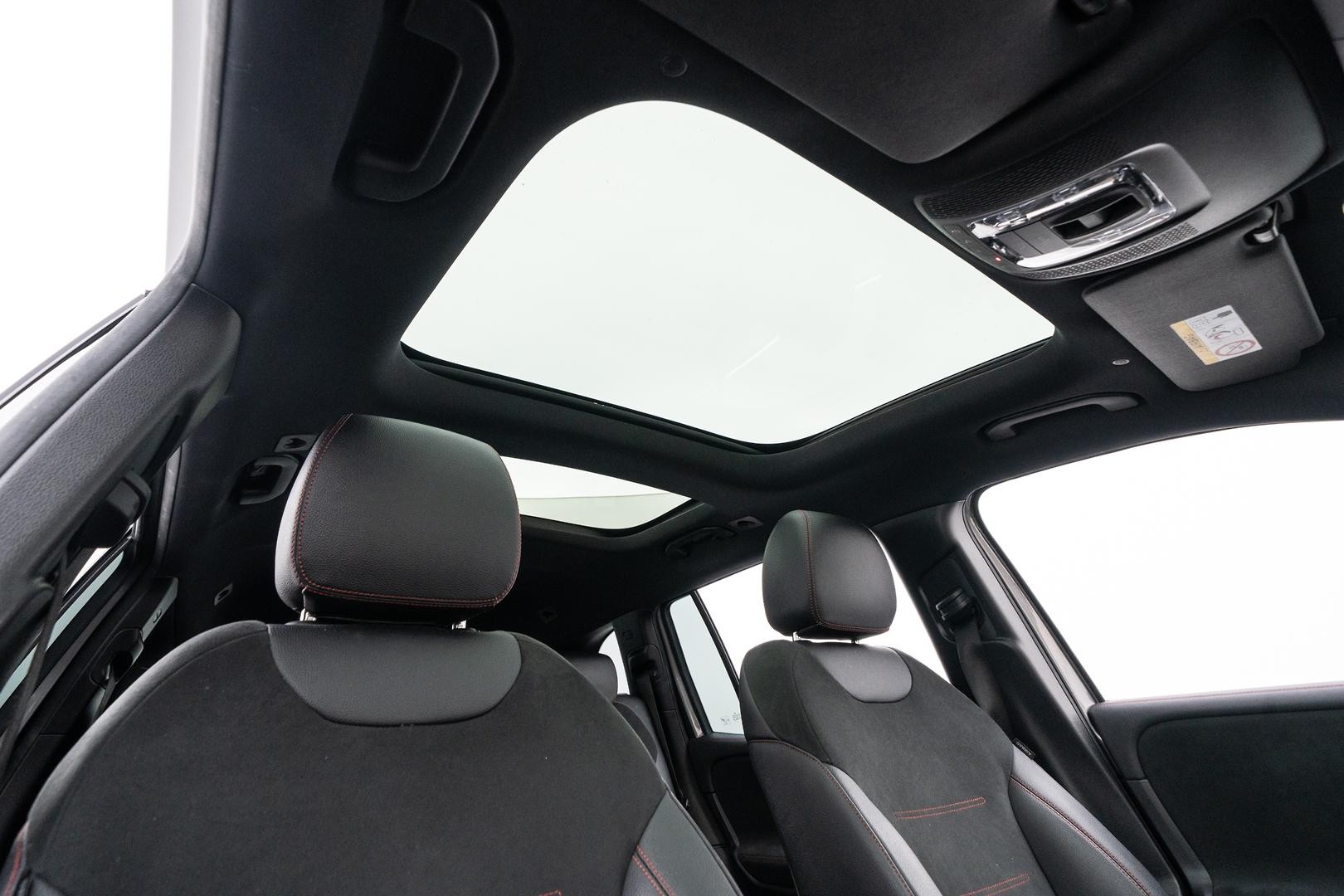 Mercedes Benz Eqb image 4