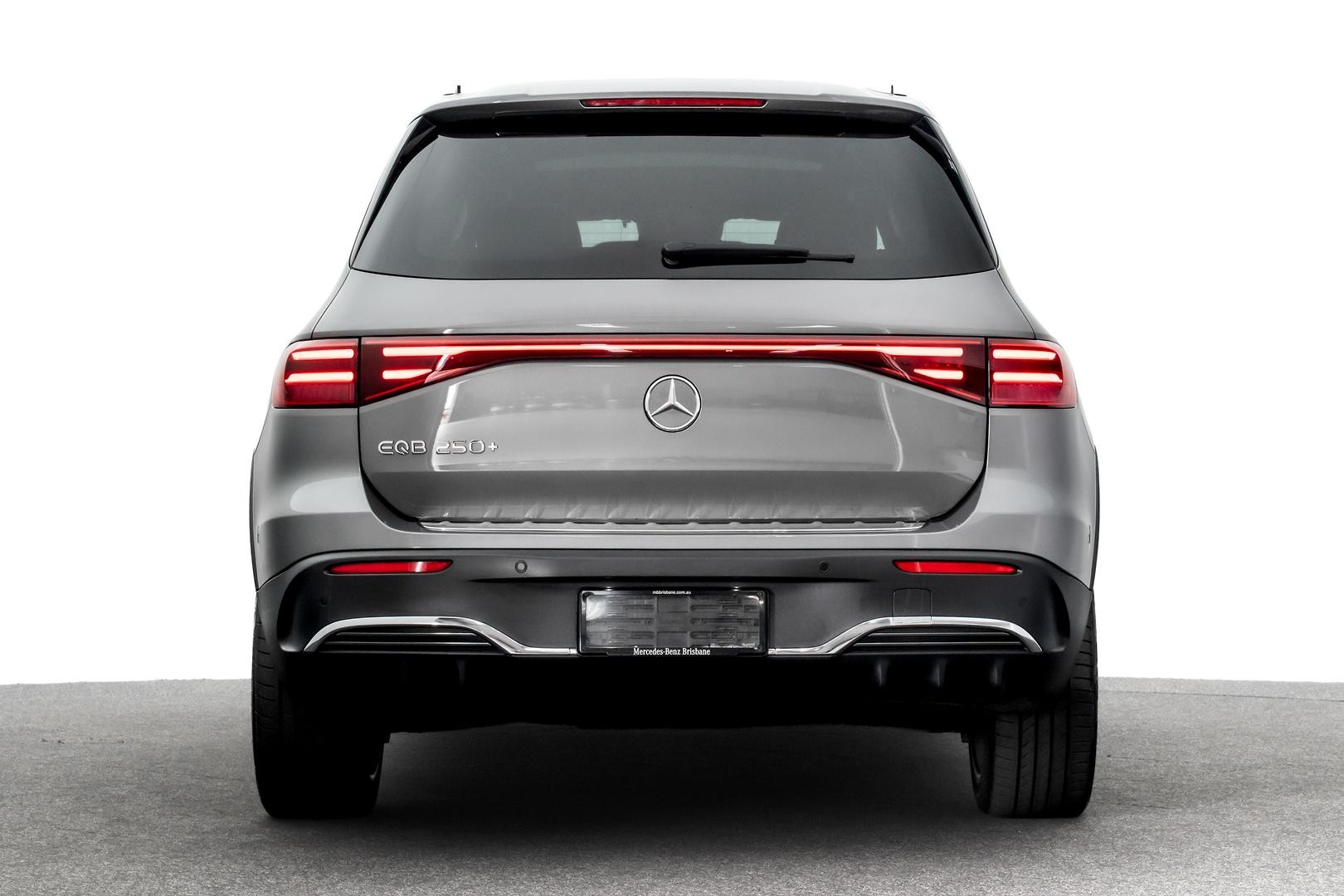 Mercedes Benz Eqb image 3