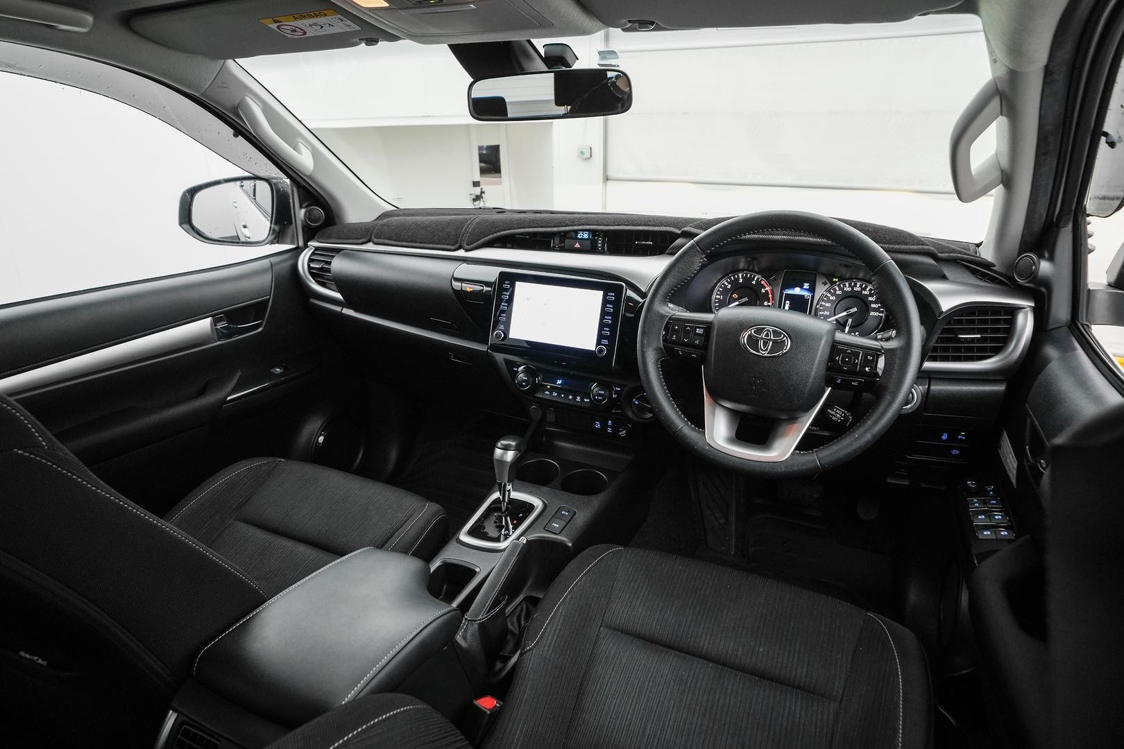 Toyota Hilux image 4