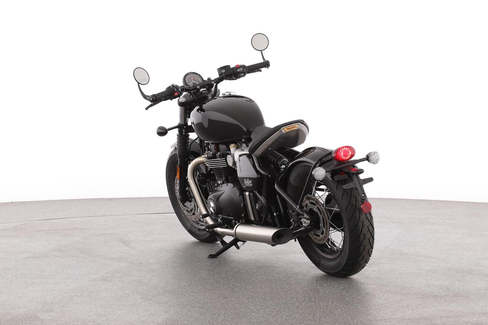 Triumph Bonneville Bobber image 3