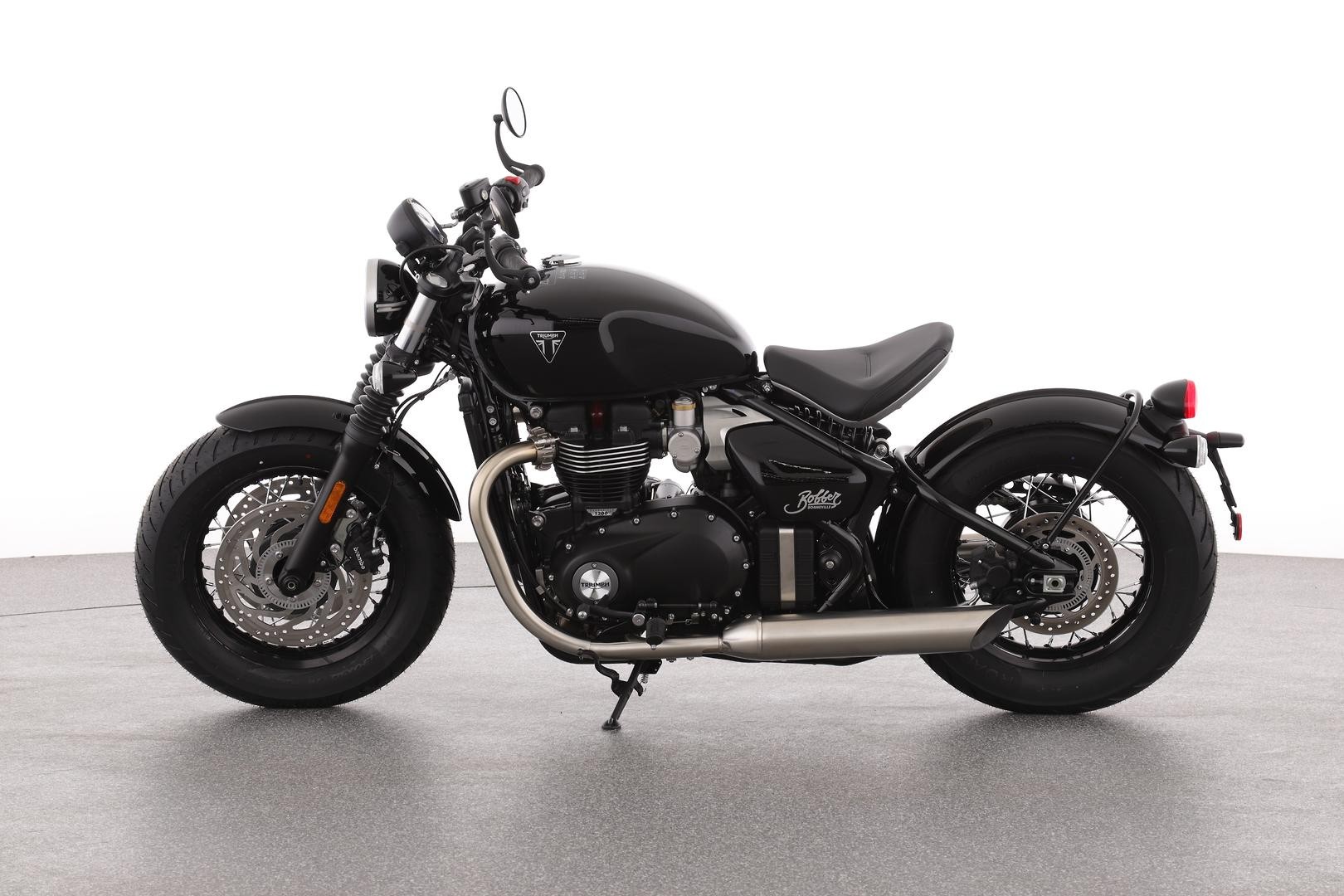 Triumph Bonneville Bobber image 2