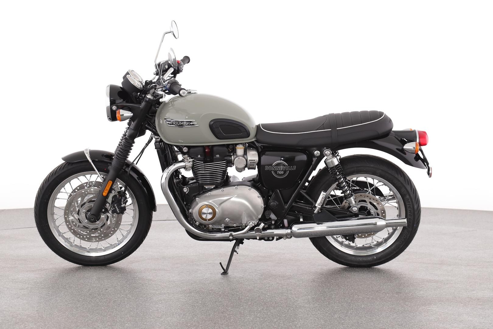 Triumph Bonneville T120 image 2