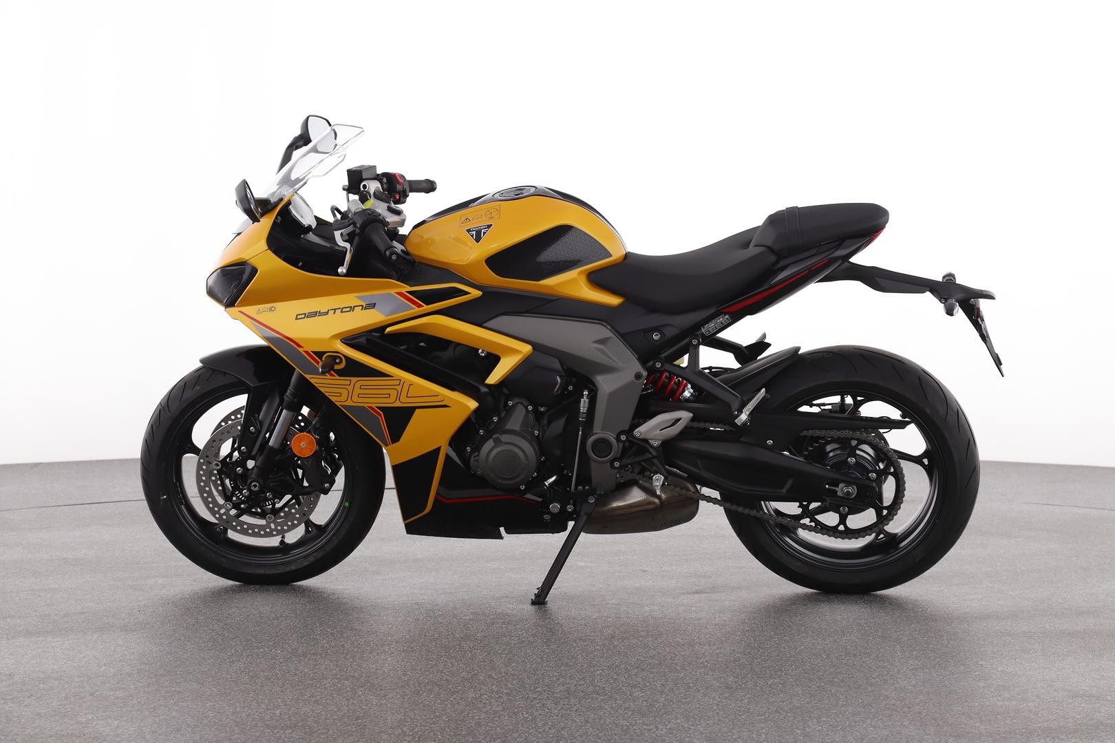Triumph Daytona 660 Lams image 2