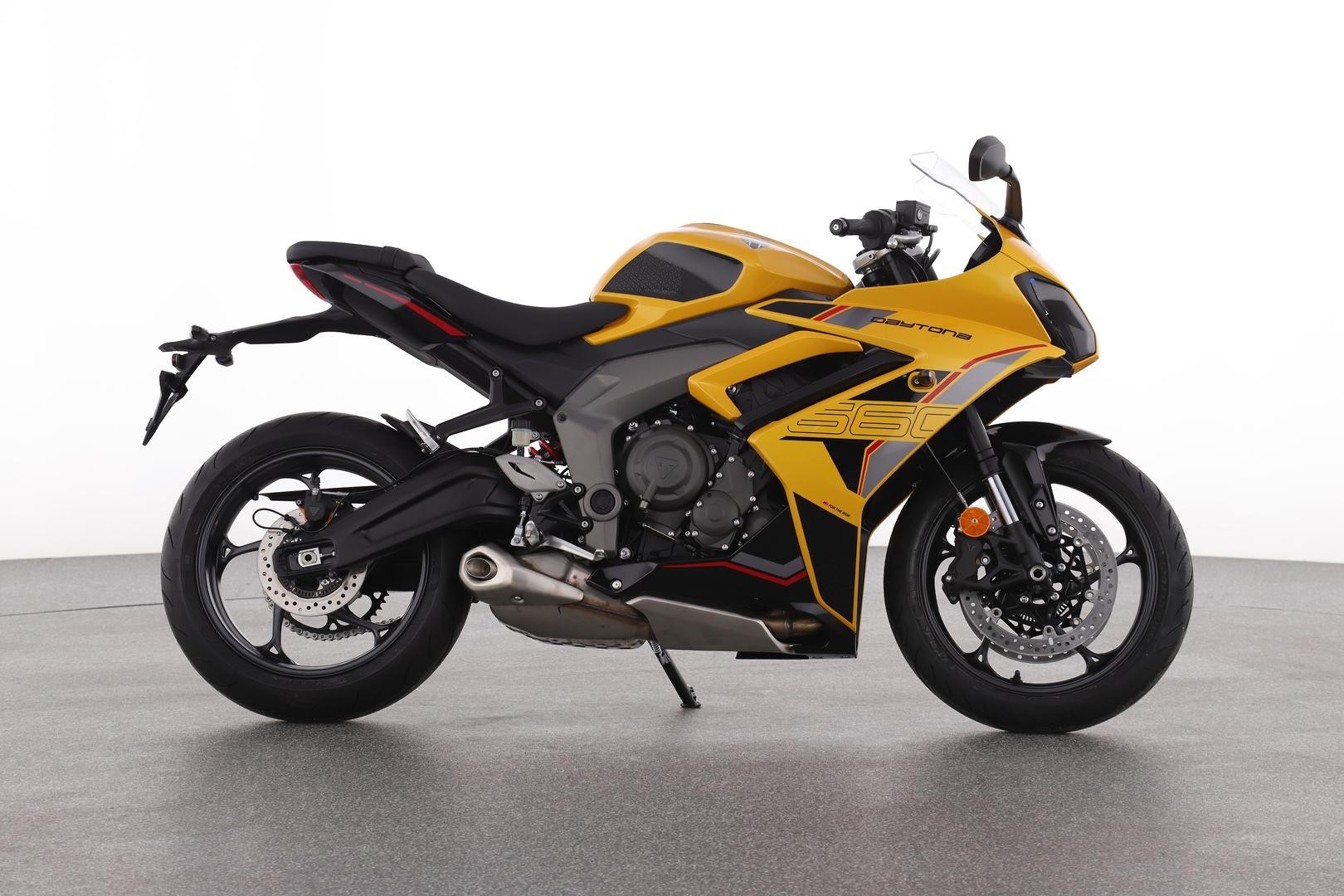 Triumph Daytona 660 Lams image 1