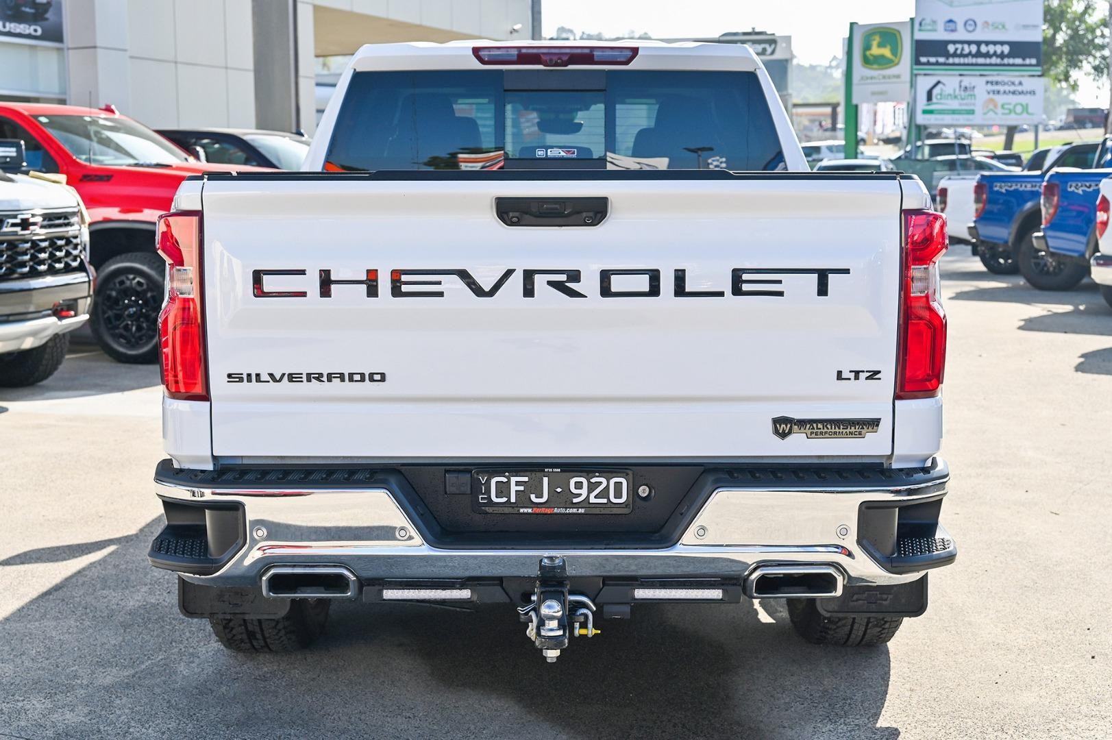 Chevrolet Silverado image 3