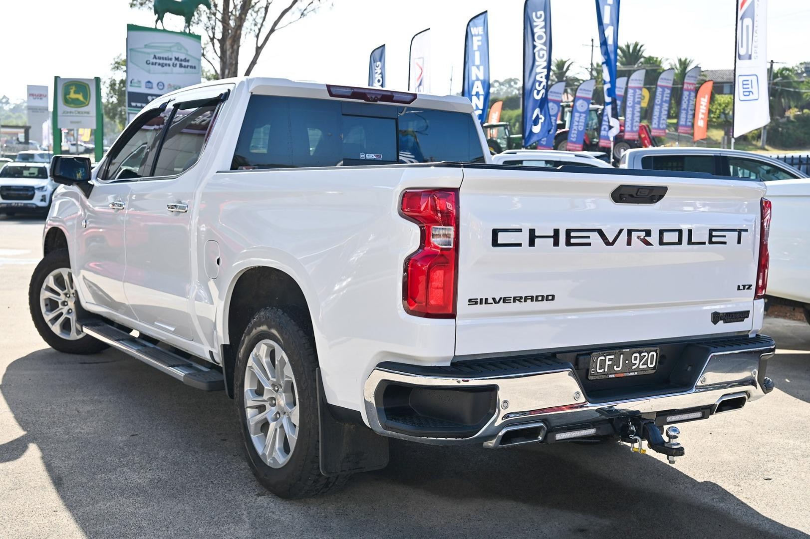 Chevrolet Silverado image 4