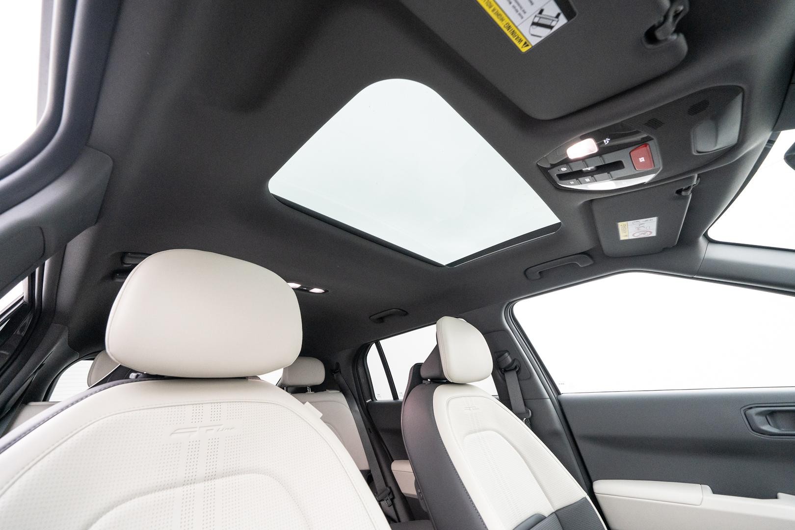 Kia Ev3 image 4