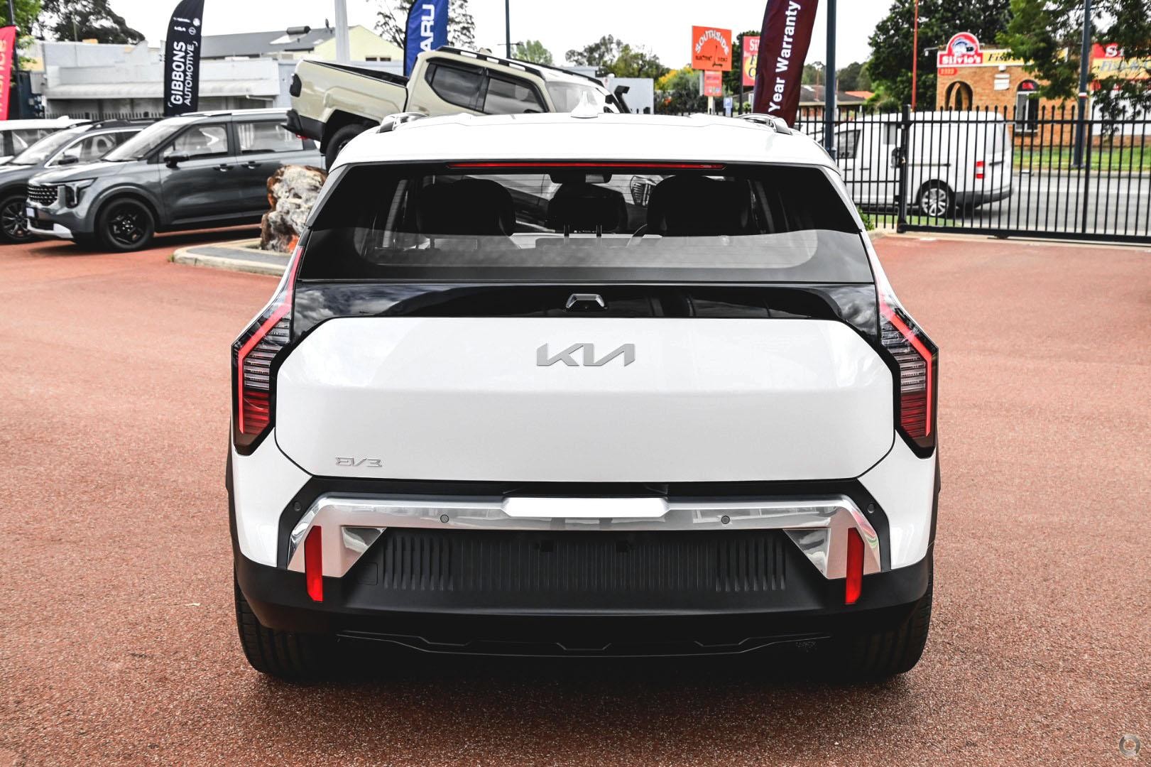 Kia Ev3 image 3