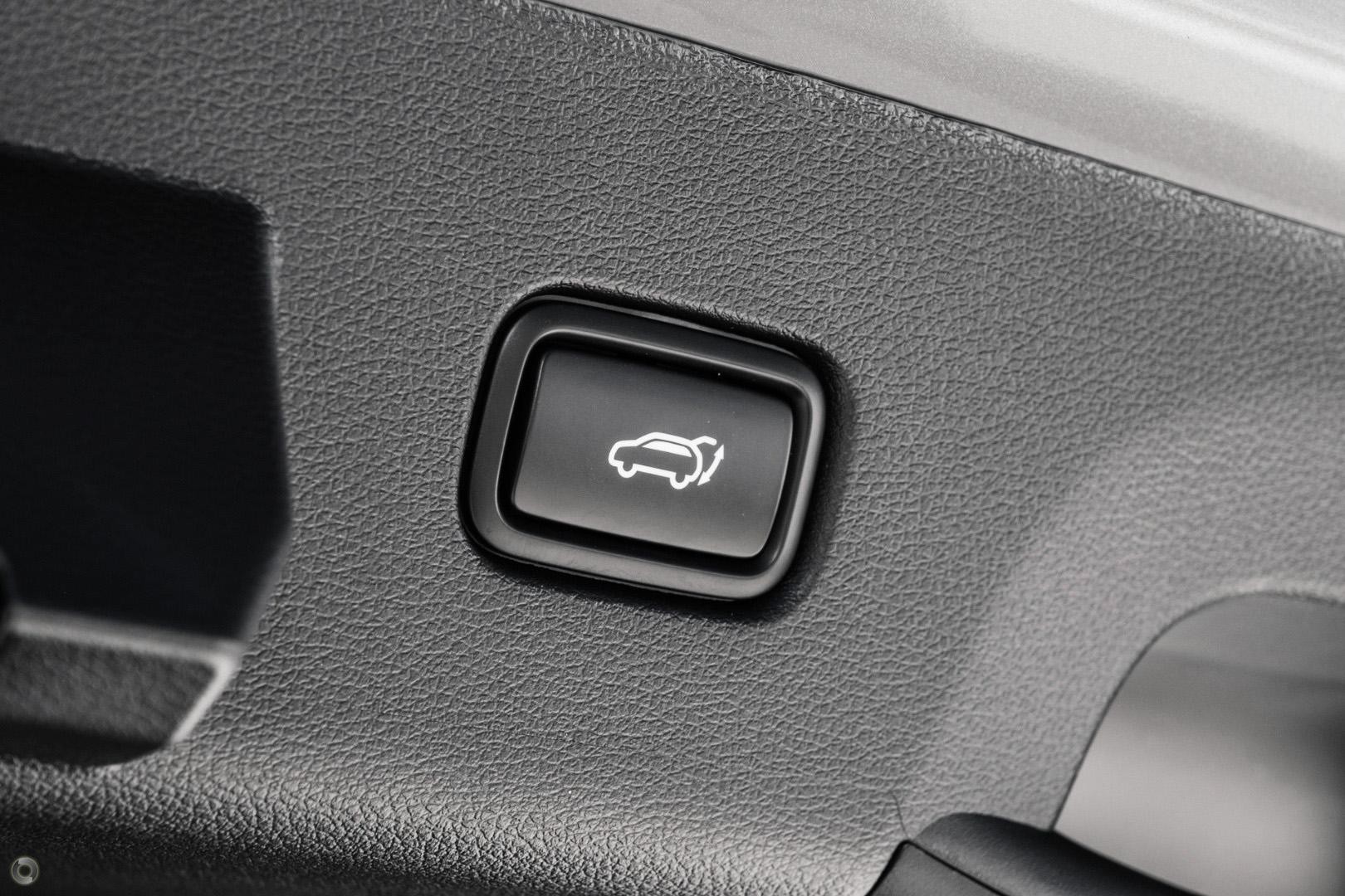 Kia Sportage image 3