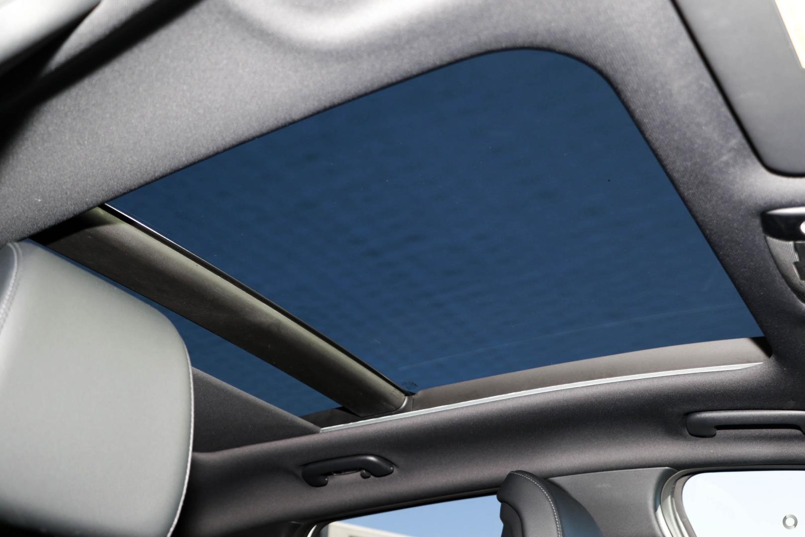 Kia Sportage image 3