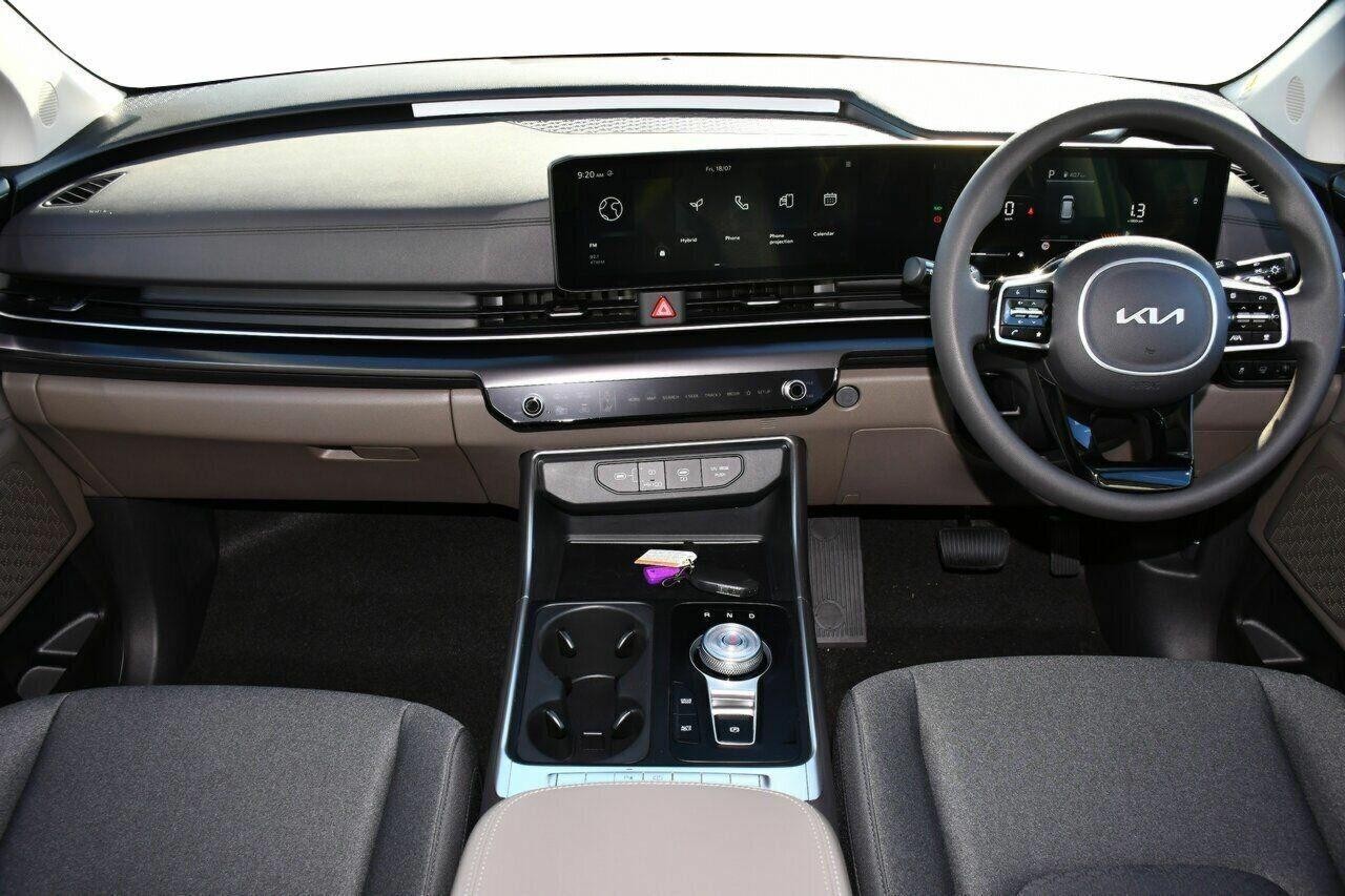 Kia Carnival image 3