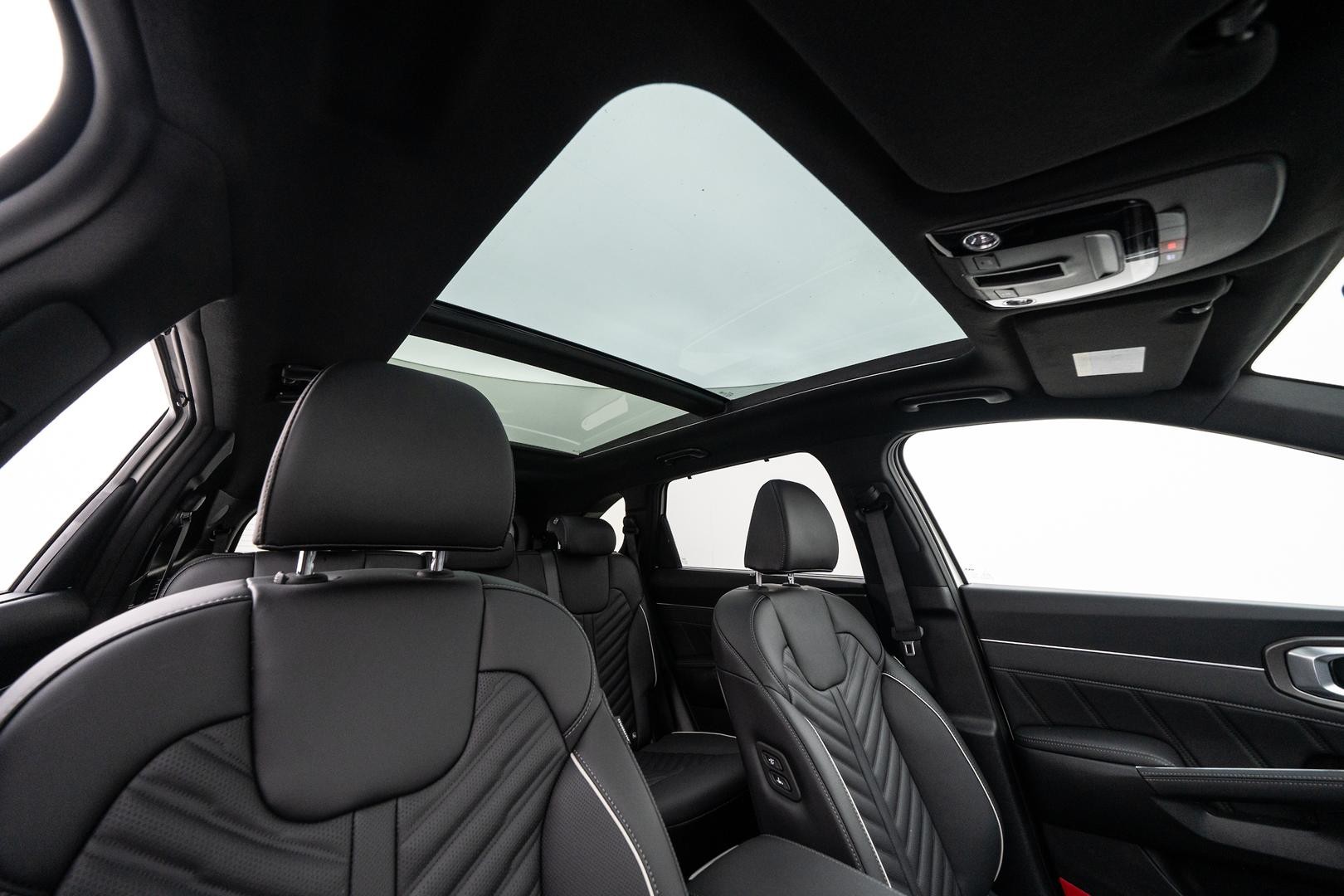 Kia Sorento image 4