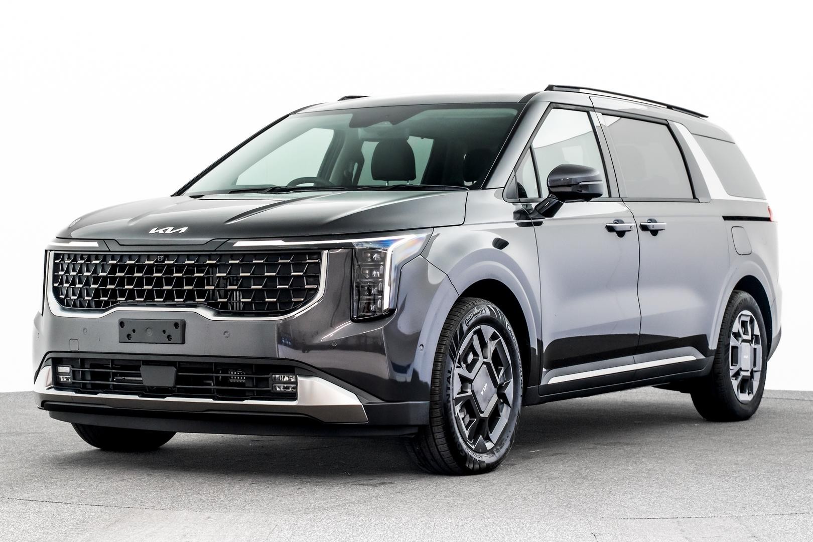 Kia Carnival image 1