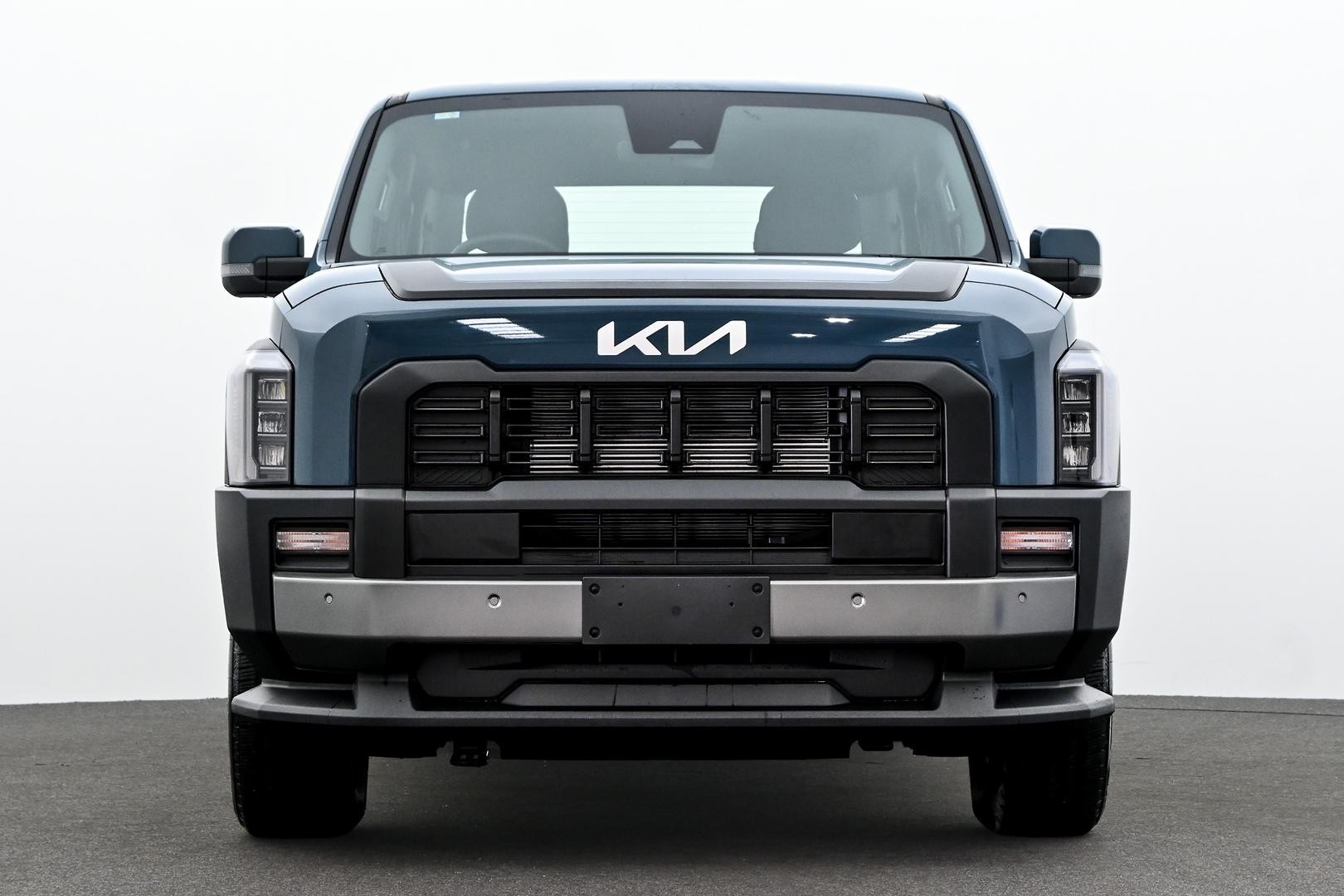 Kia Tasman image 2