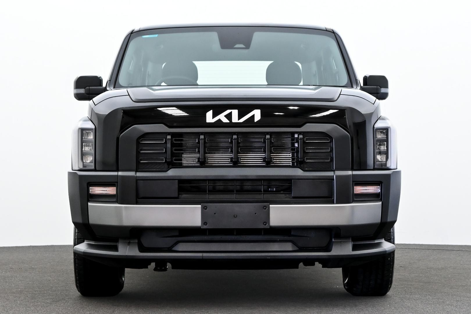 Kia Tasman image 2