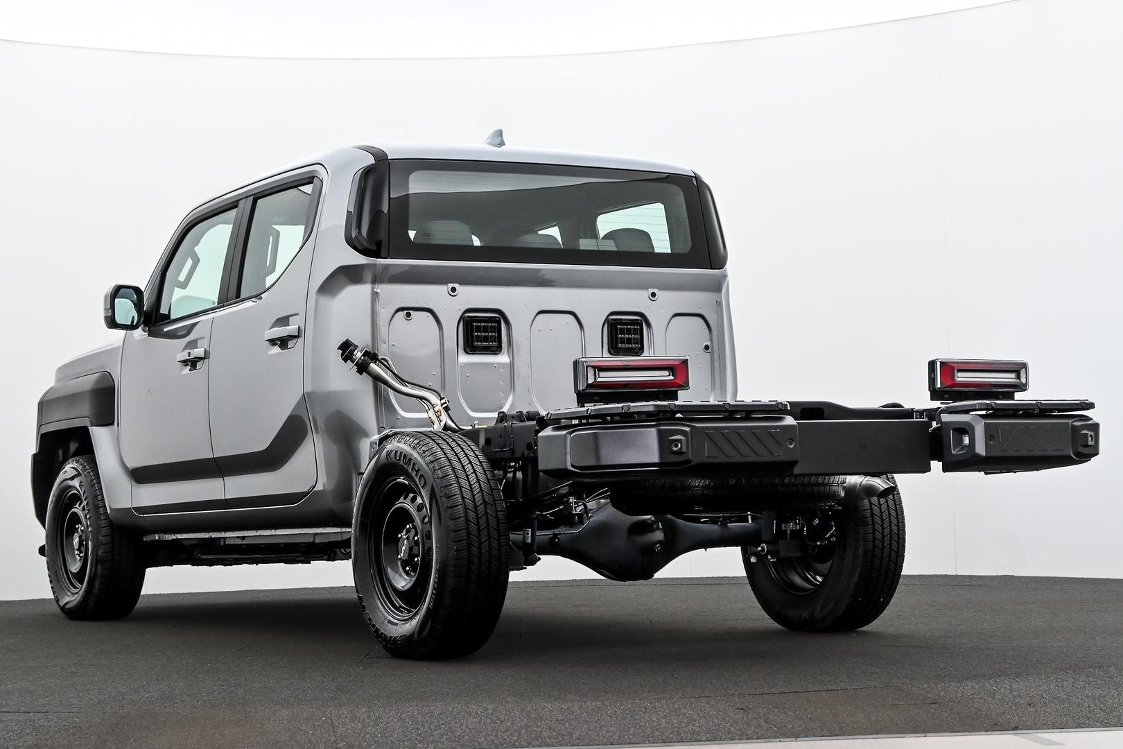 Kia Tasman image 4