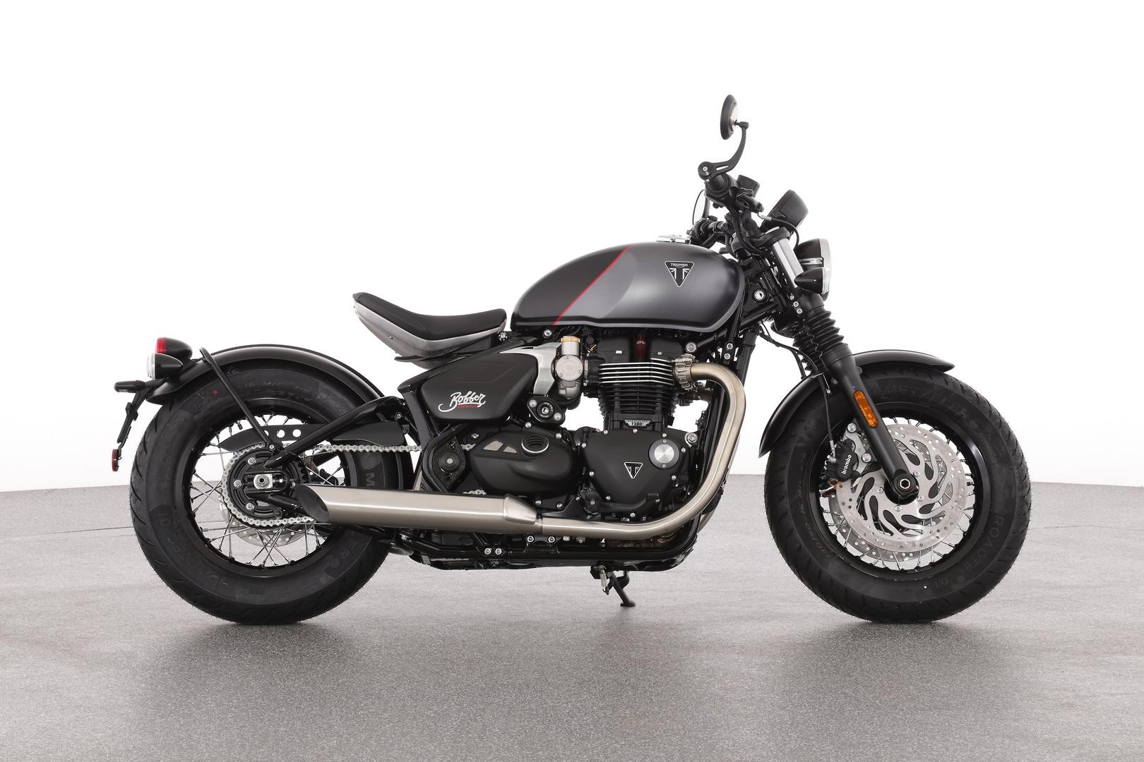 Triumph Bonneville Bobber image 1