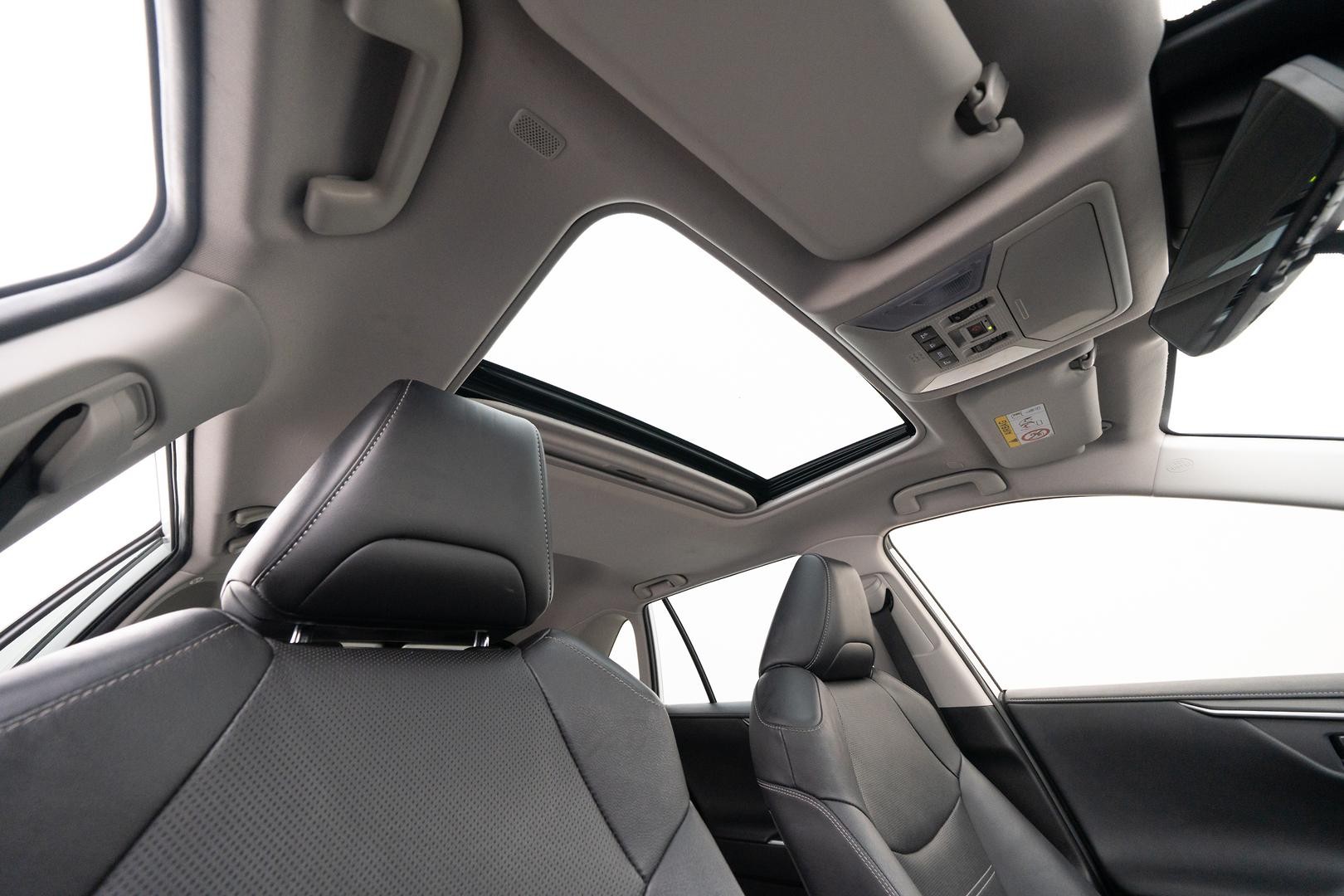 Toyota Rav4 image 4
