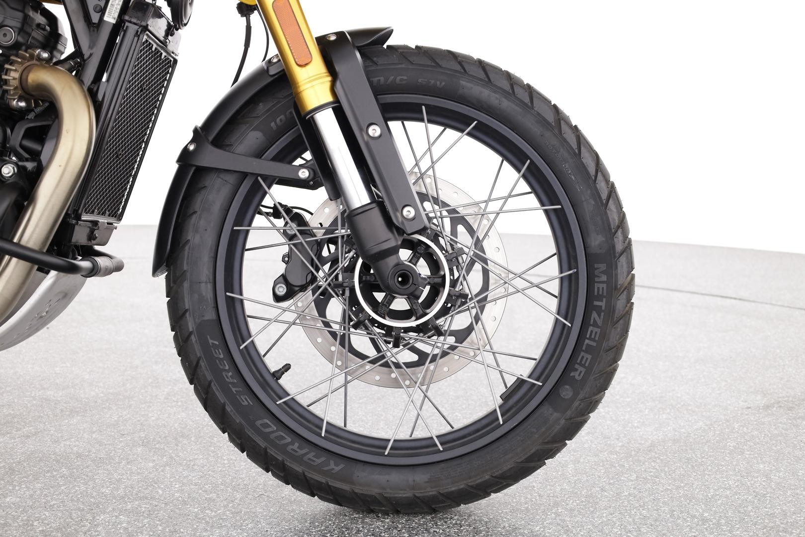 Triumph Scrambler 400 Xc image 4