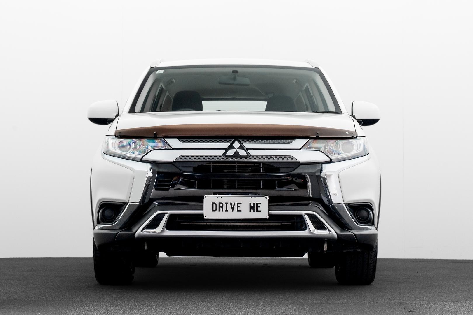 Mitsubishi Outlander image 2