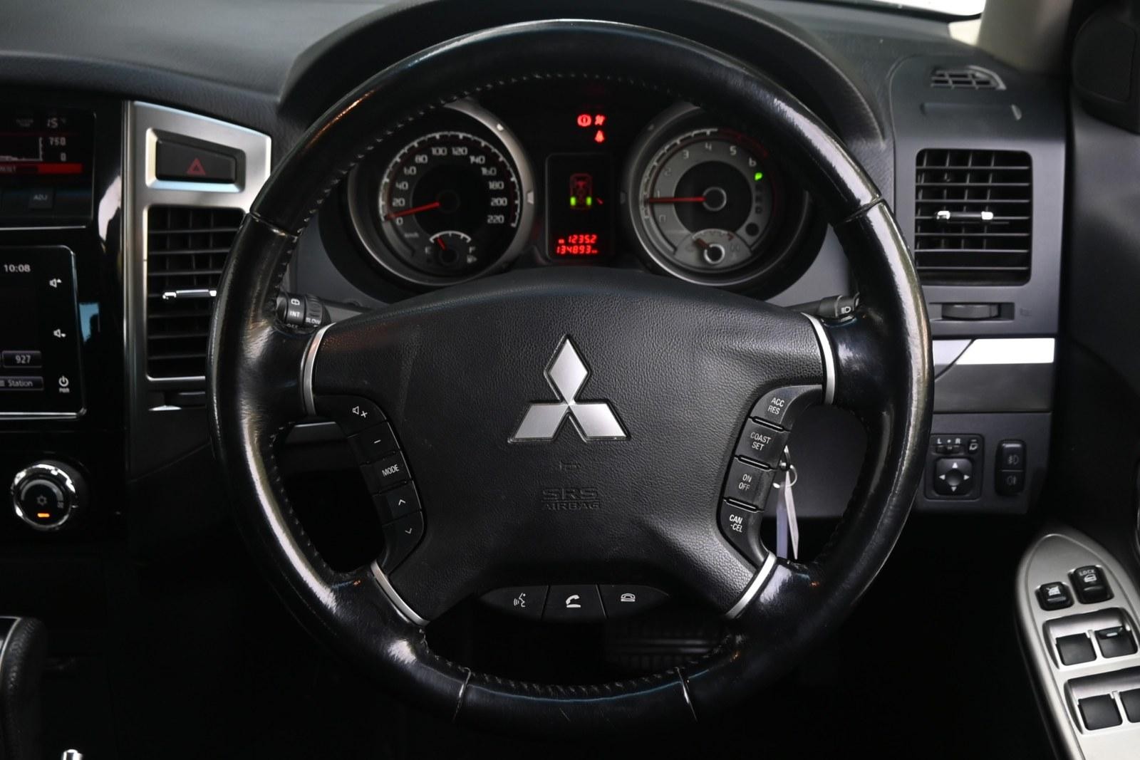 Mitsubishi Pajero image 4