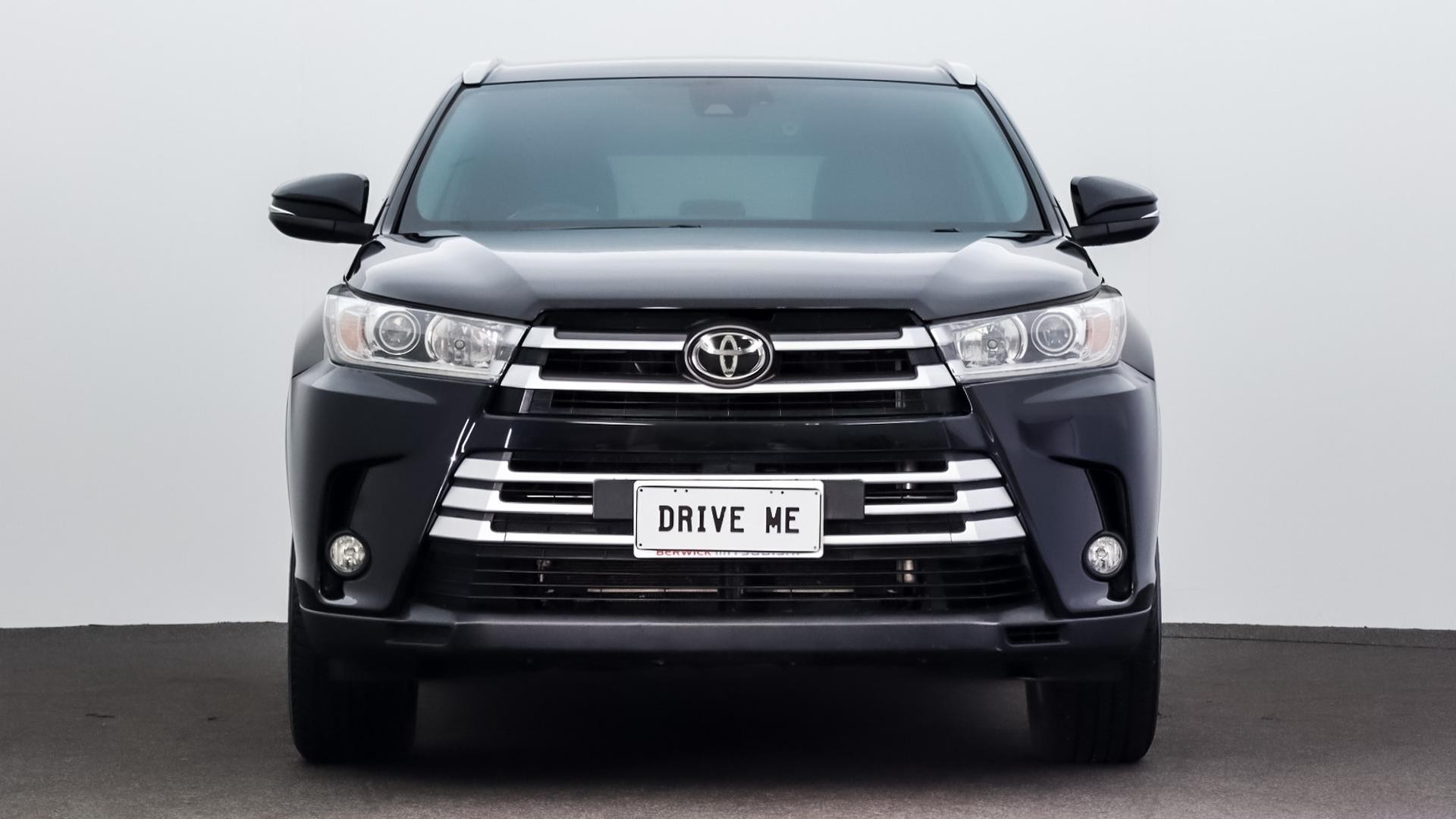 Toyota Kluger image 2
