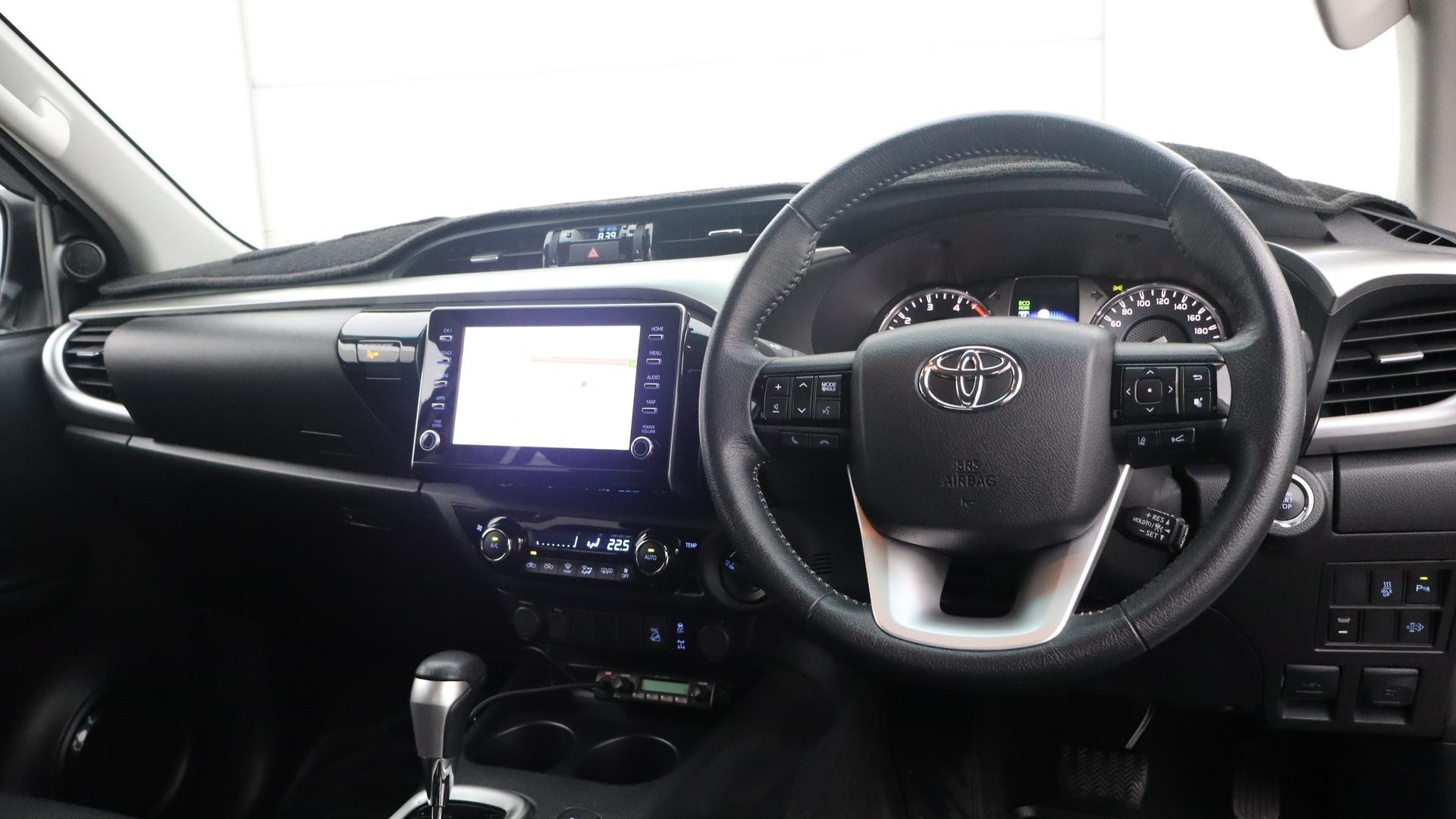 Toyota Hilux image 4