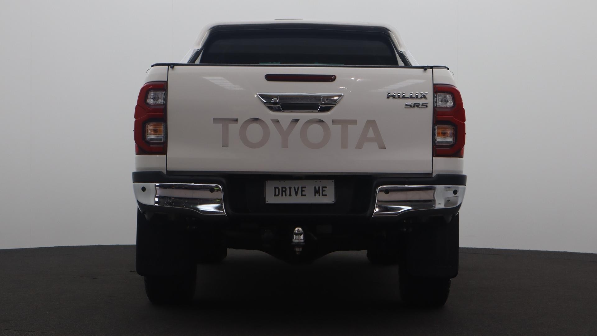 Toyota Hilux image 3