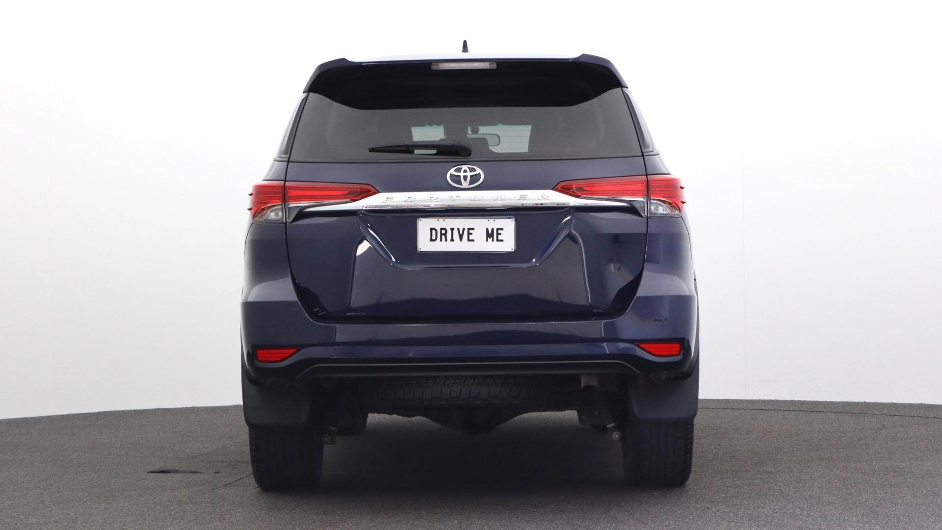 Toyota Fortuner image 3