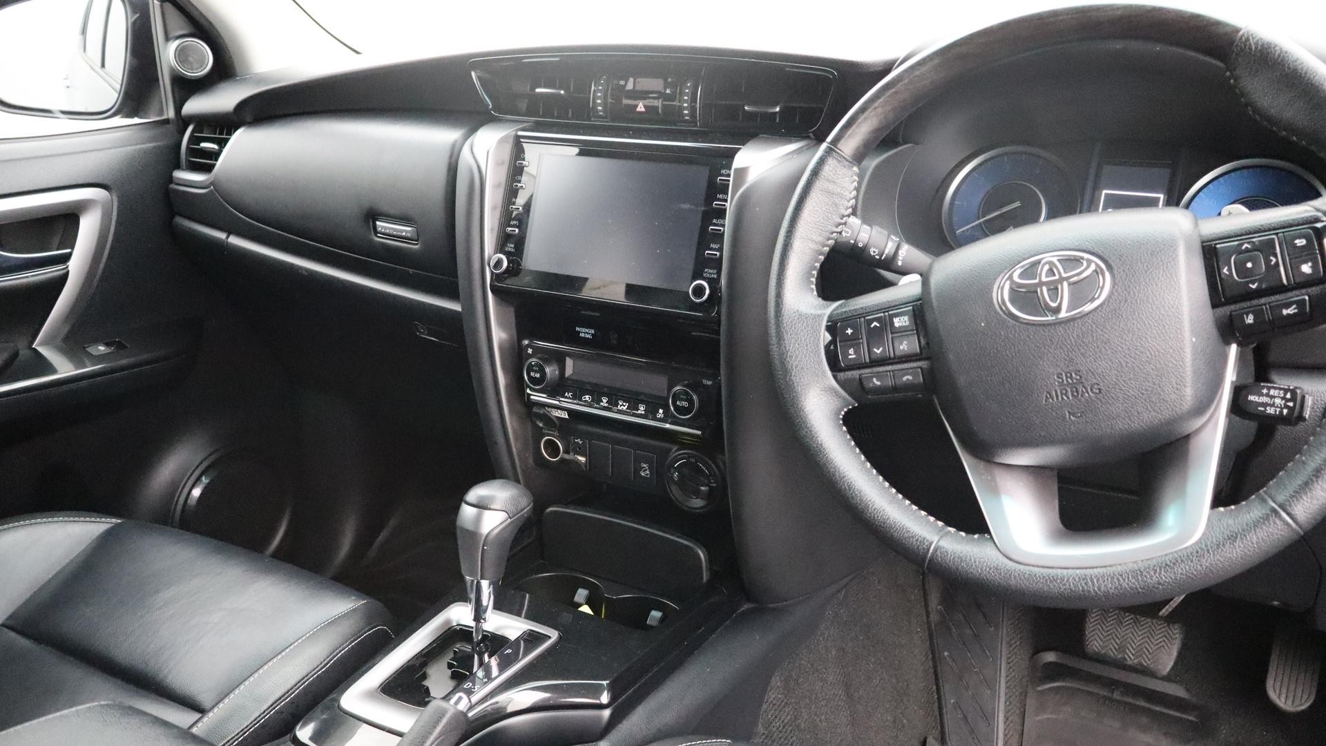 Toyota Fortuner image 4