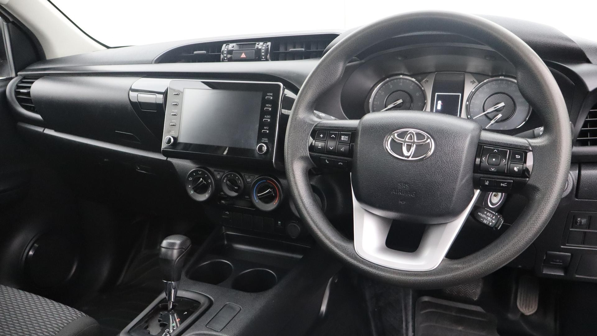 Toyota Hilux image 4