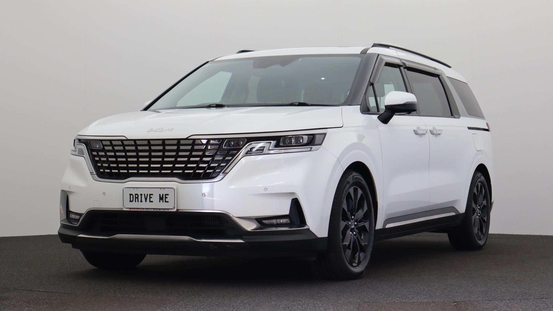 Kia Carnival image 1