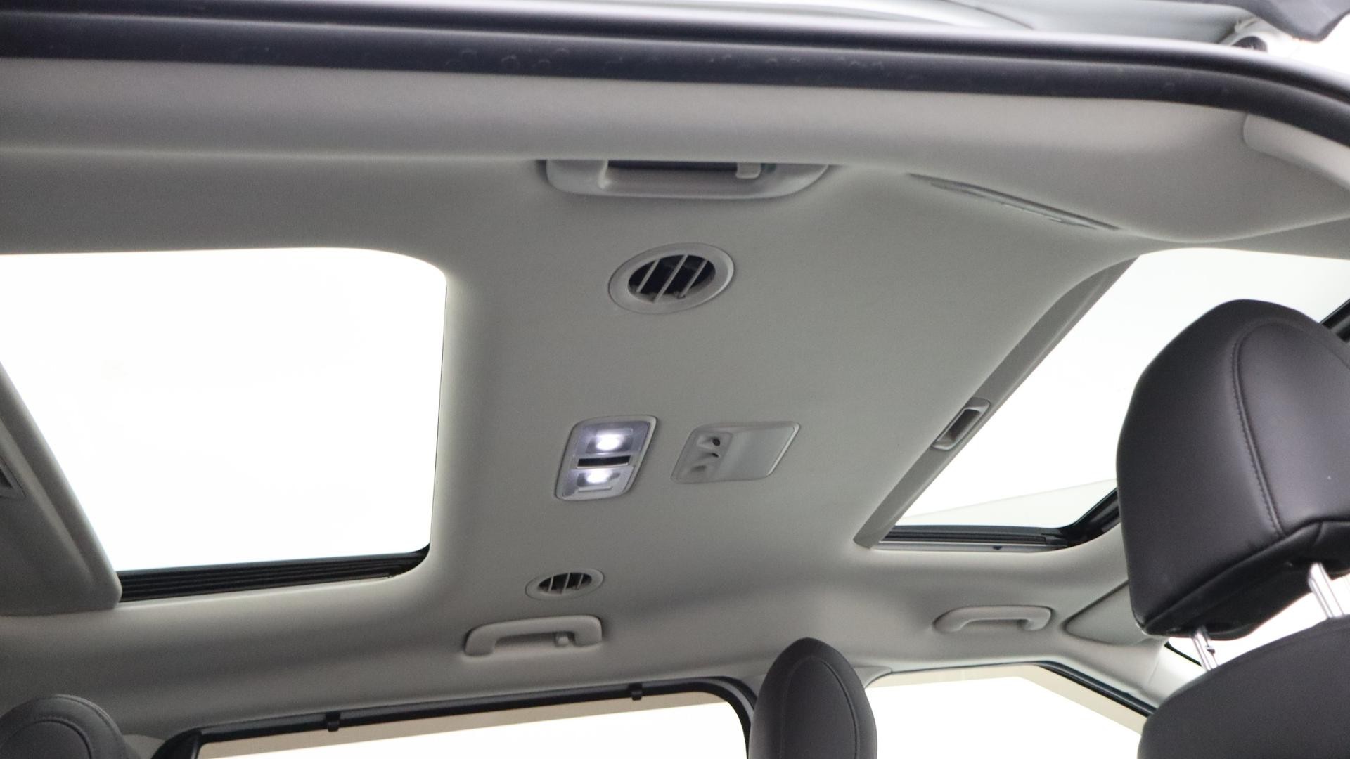 Kia Carnival image 4