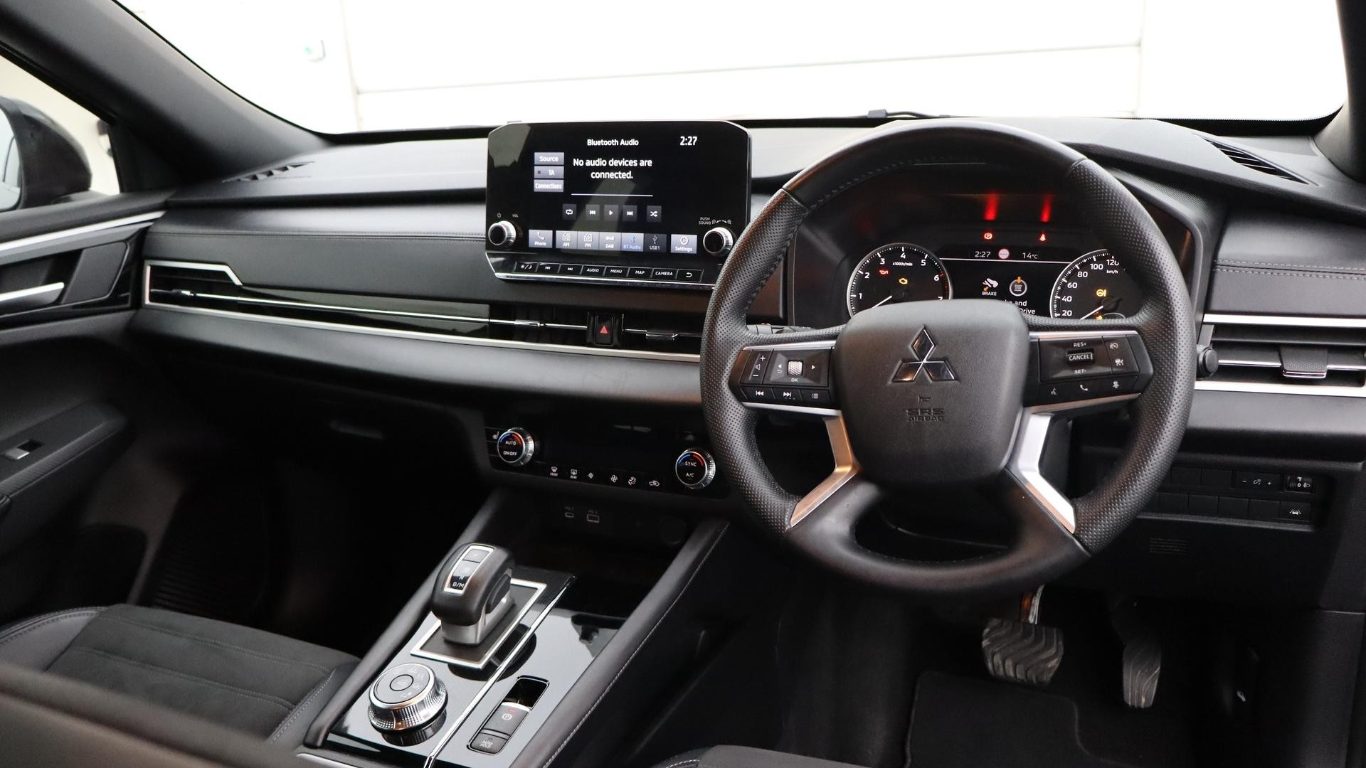 Mitsubishi Outlander image 4