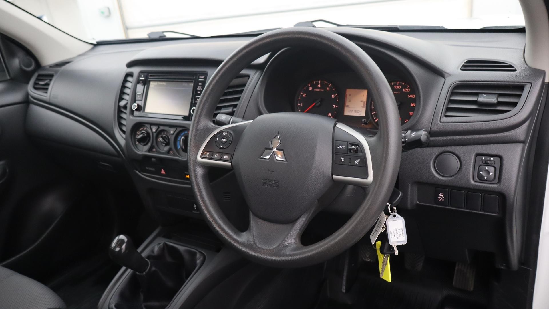 Mitsubishi Triton image 4