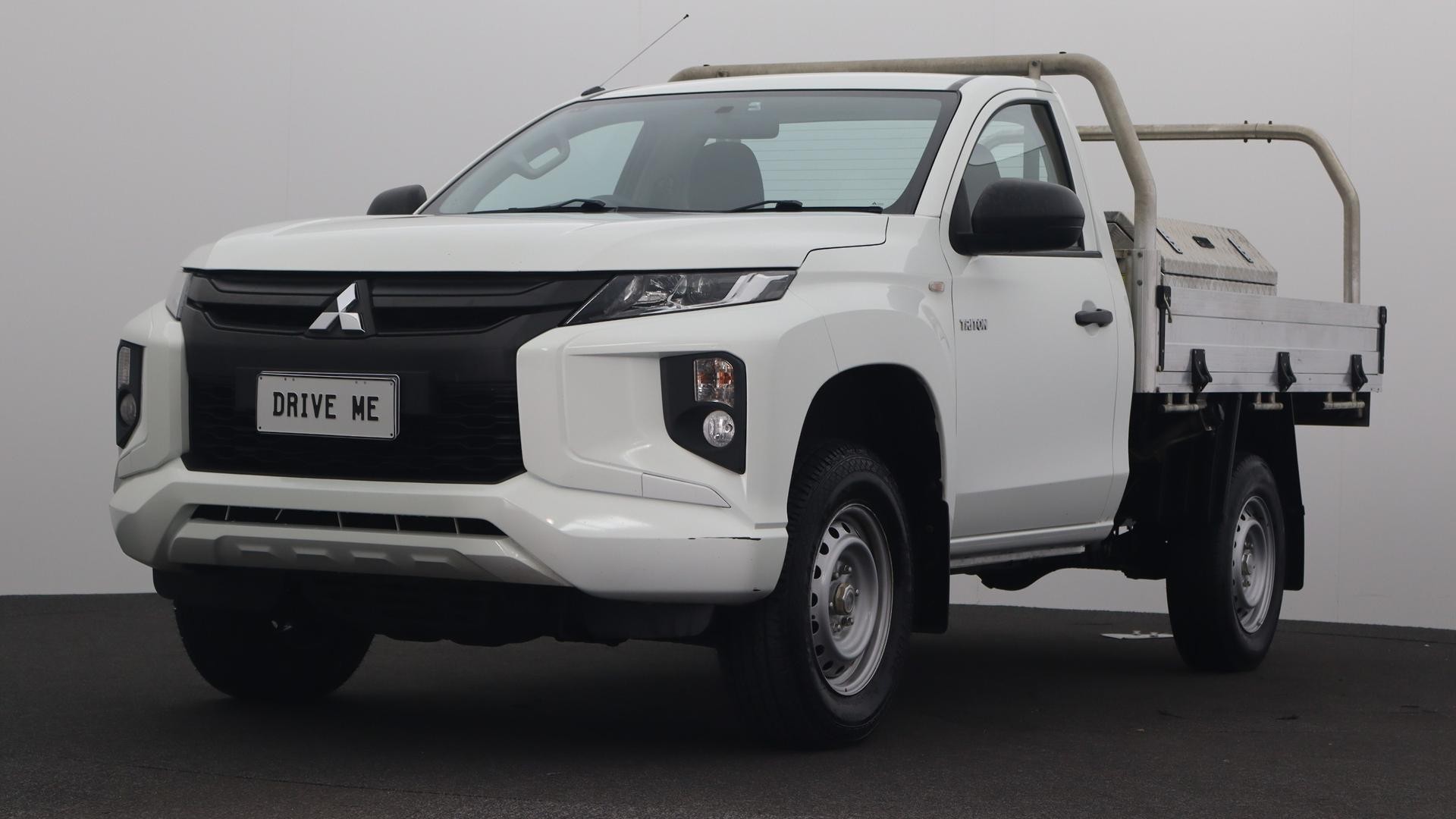 Mitsubishi Triton image 1
