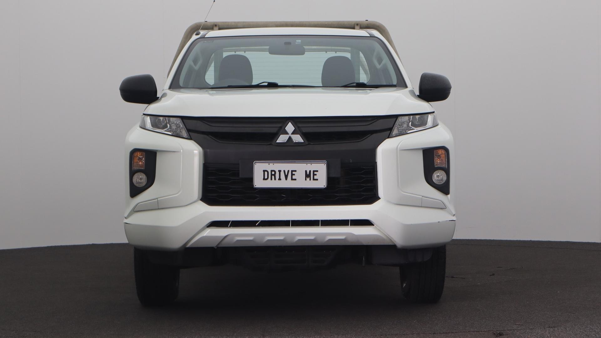 Mitsubishi Triton image 2