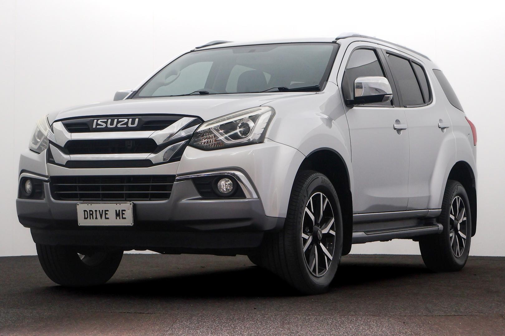 Isuzu Mu-x image 1