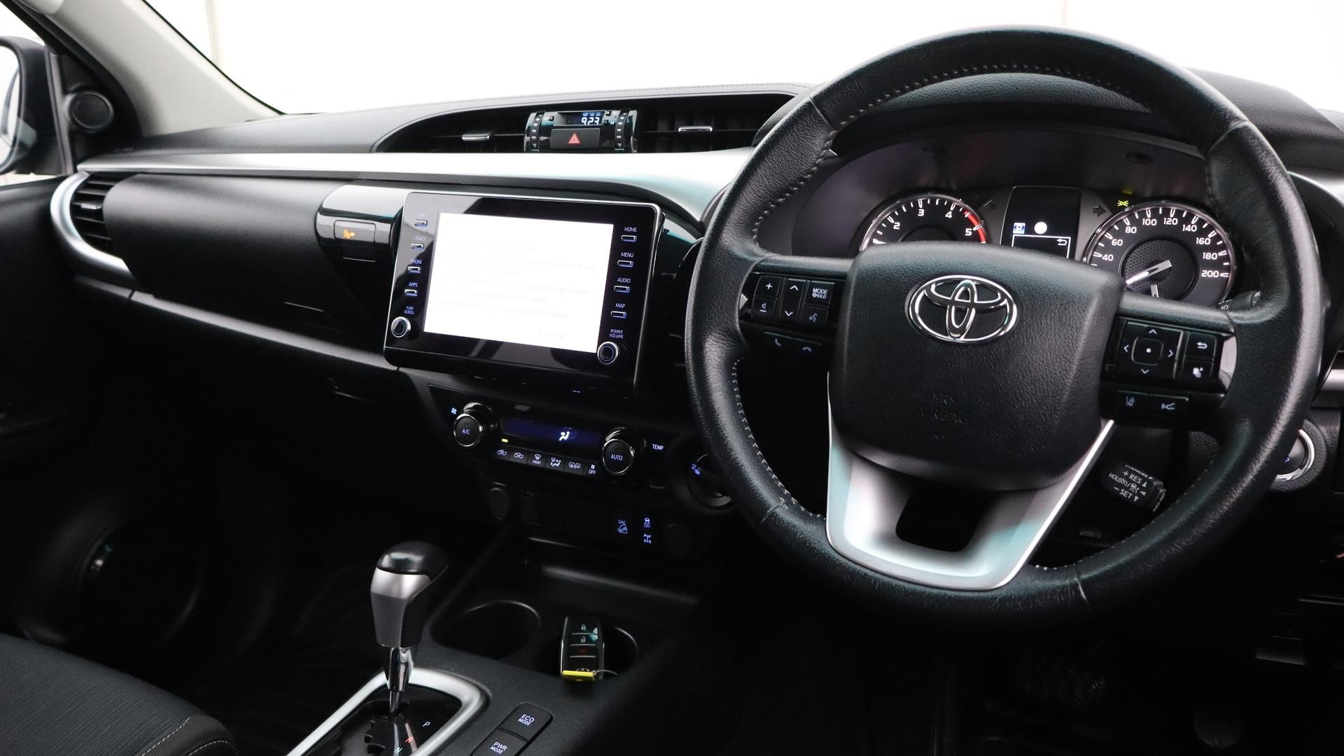 Toyota Hilux image 4