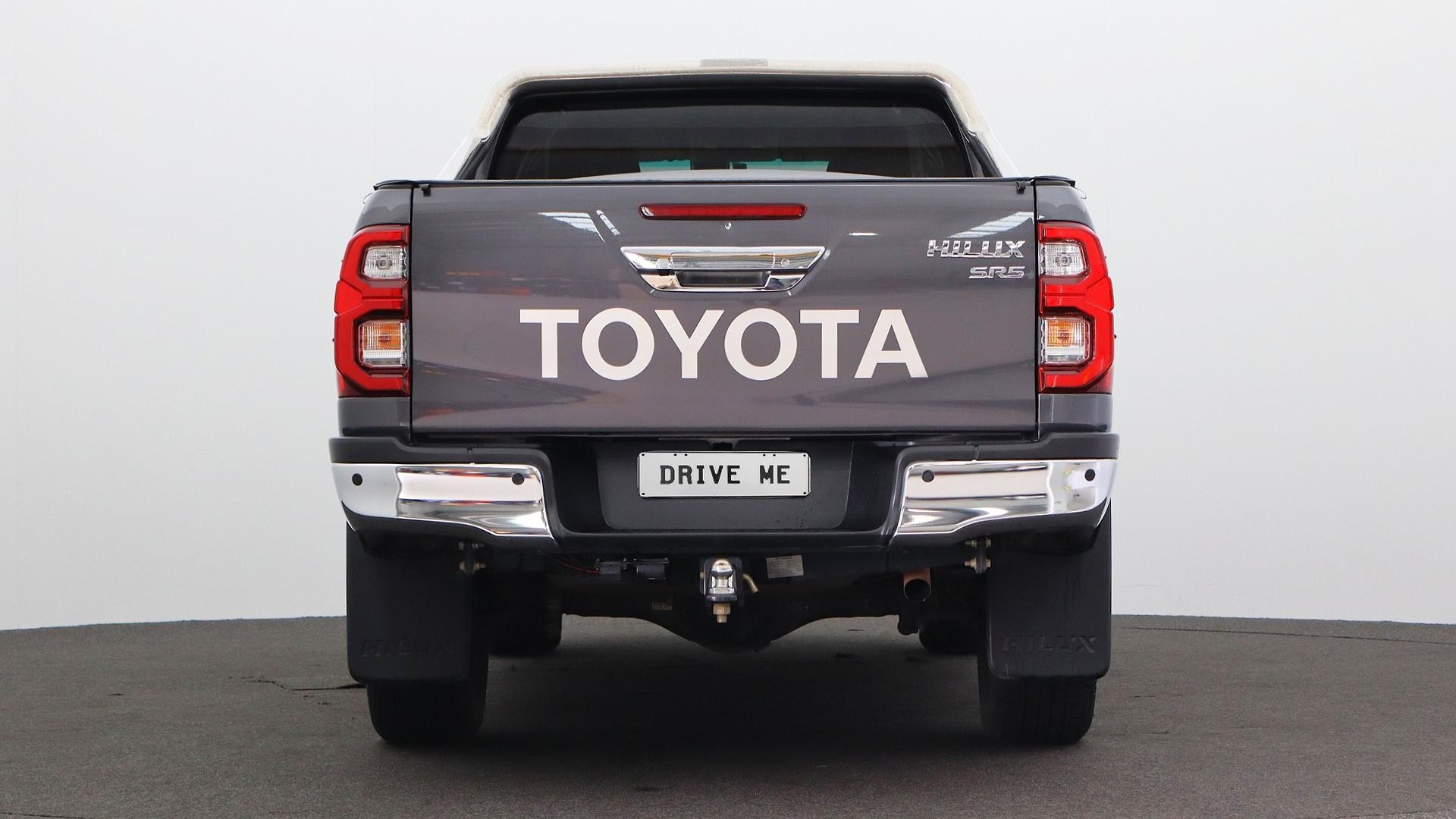 Toyota Hilux image 3